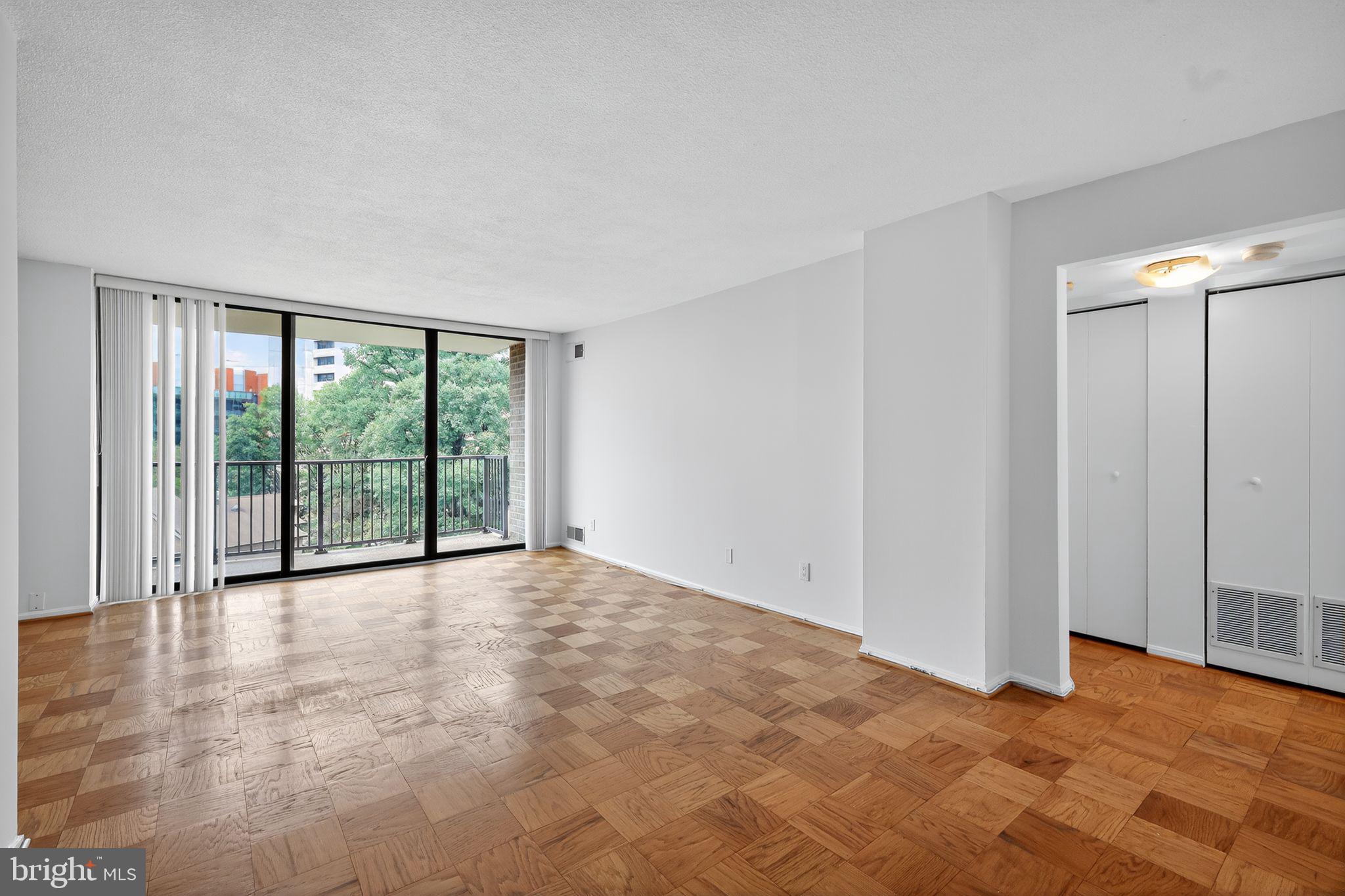 AMERICANA CENTRE - Residential