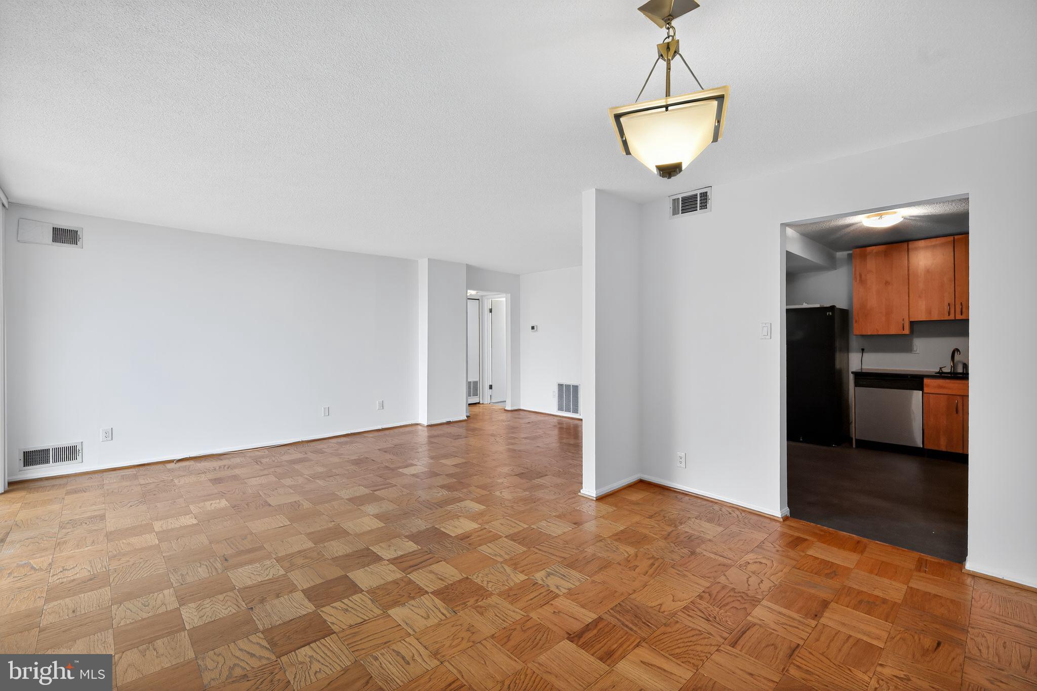 AMERICANA CENTRE - Residential