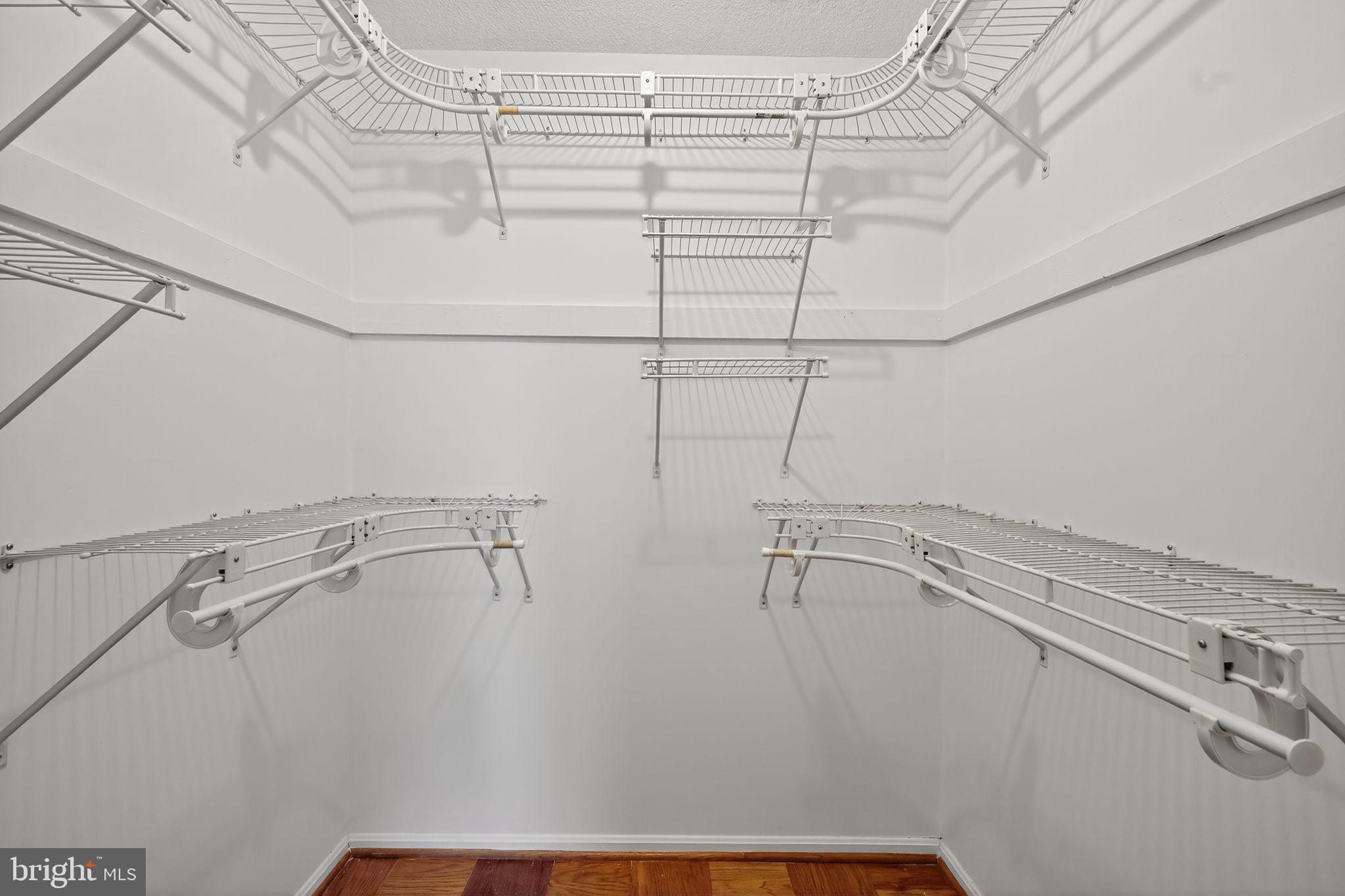 AMERICANA CENTRE - Residential