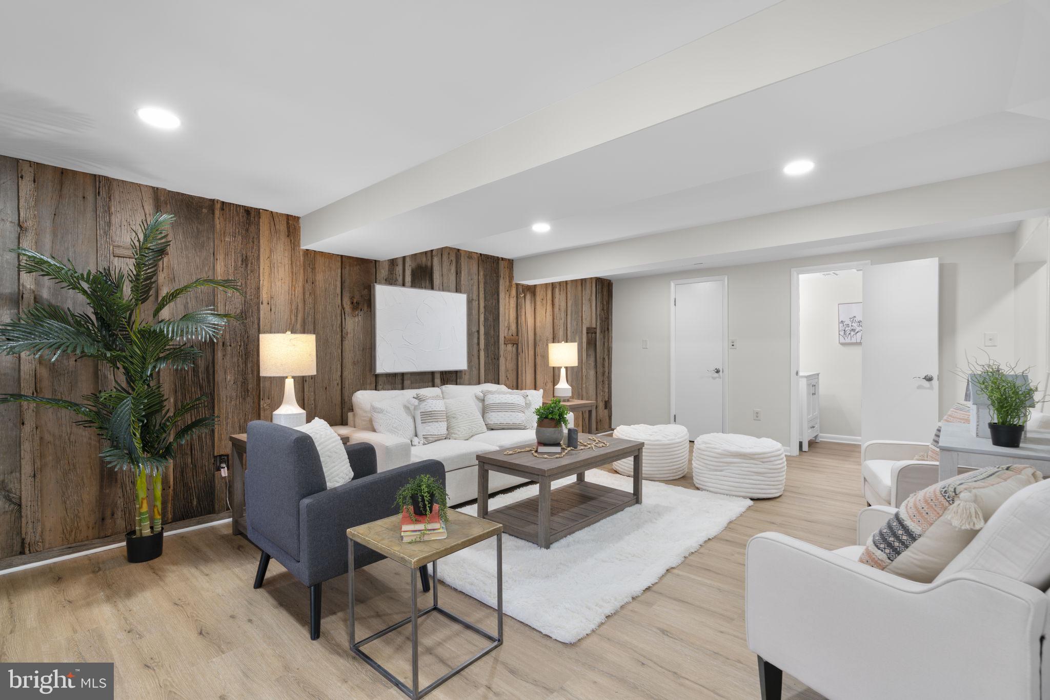 VILLAGE OF OAKLAND MILLS - Residential