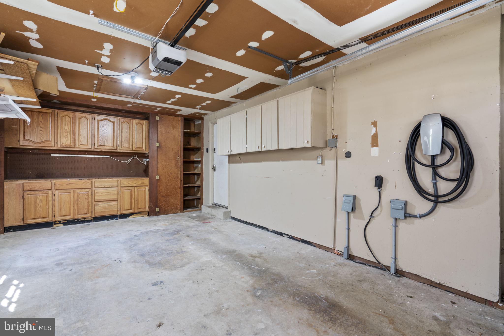 VILLAGE OF OAKLAND MILLS - Residential