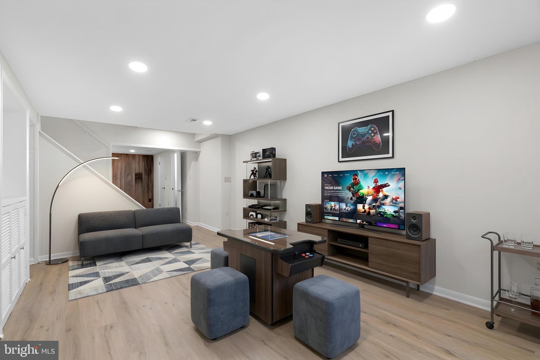 VILLAGE OF OAKLAND MILLS - Residential