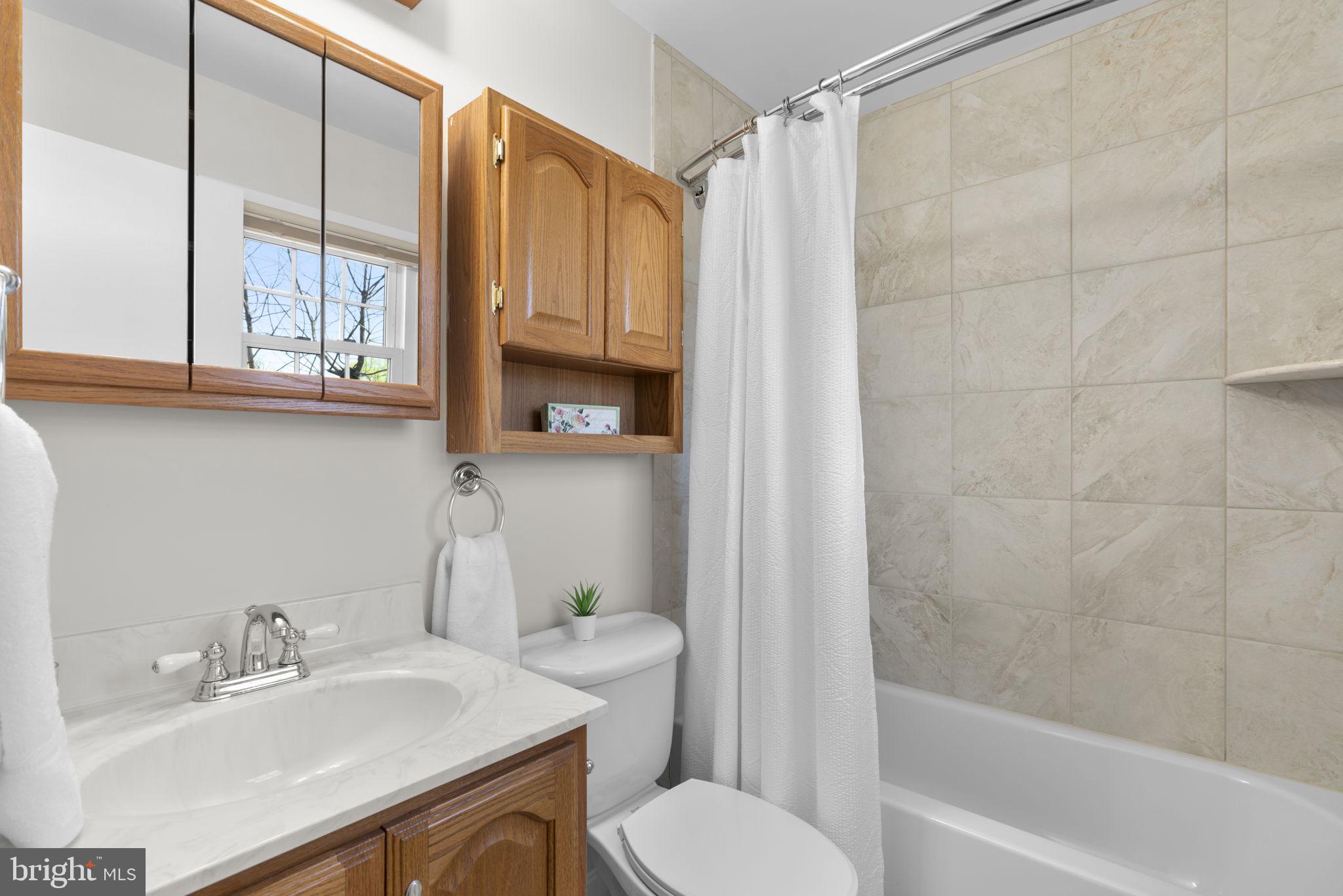 VILLAGE OF OAKLAND MILLS - Residential