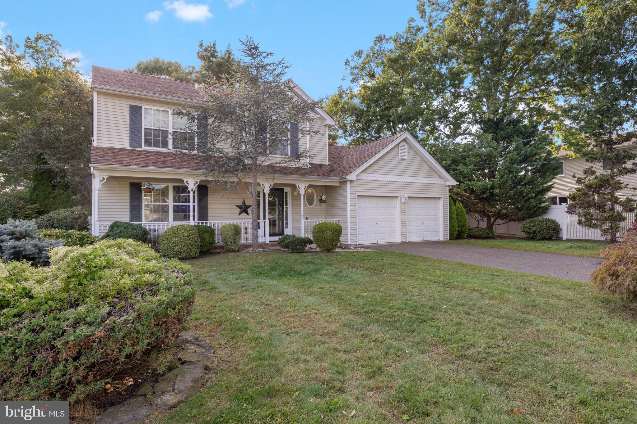 261 WAVE ROAD