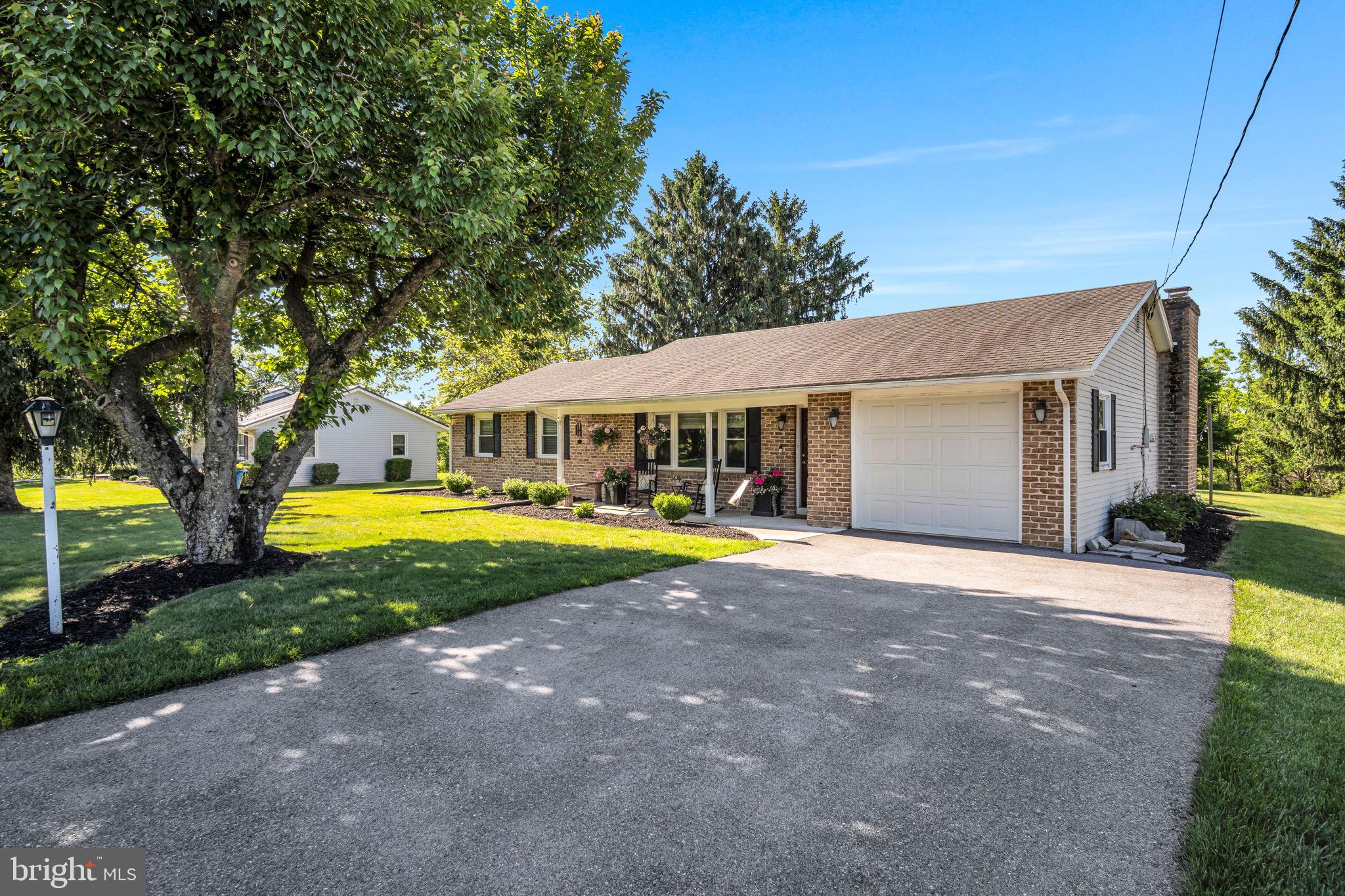 152 W MIDDLESEX DRIVE