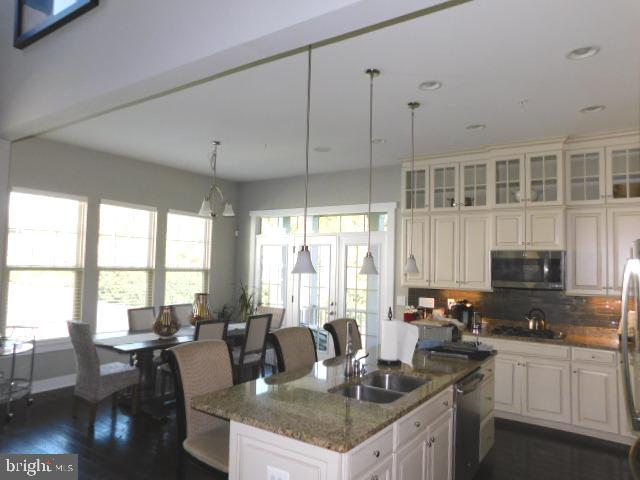 HARBOR STATION - Residential Lease