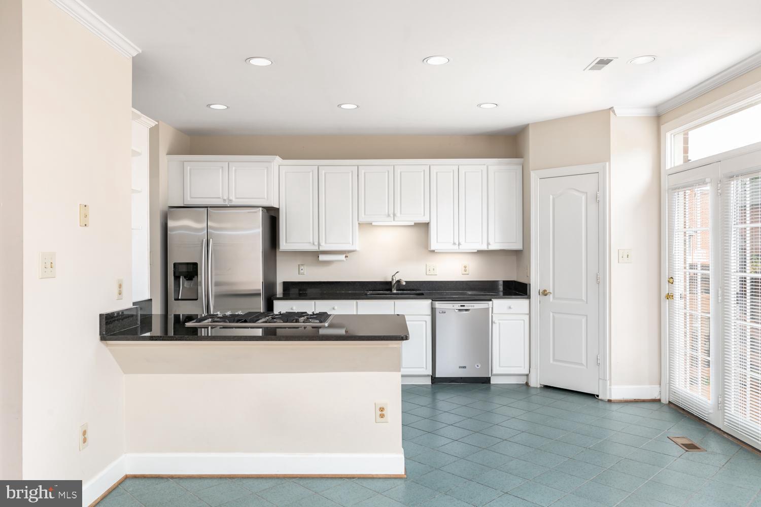 COLONIES OF MADRILLON - Residential Lease