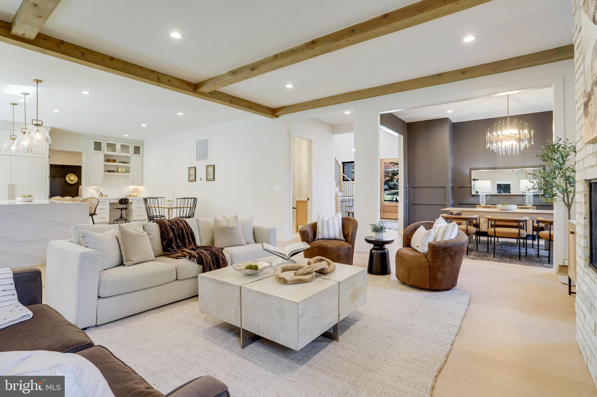 CRESCENT HILLS - Residential