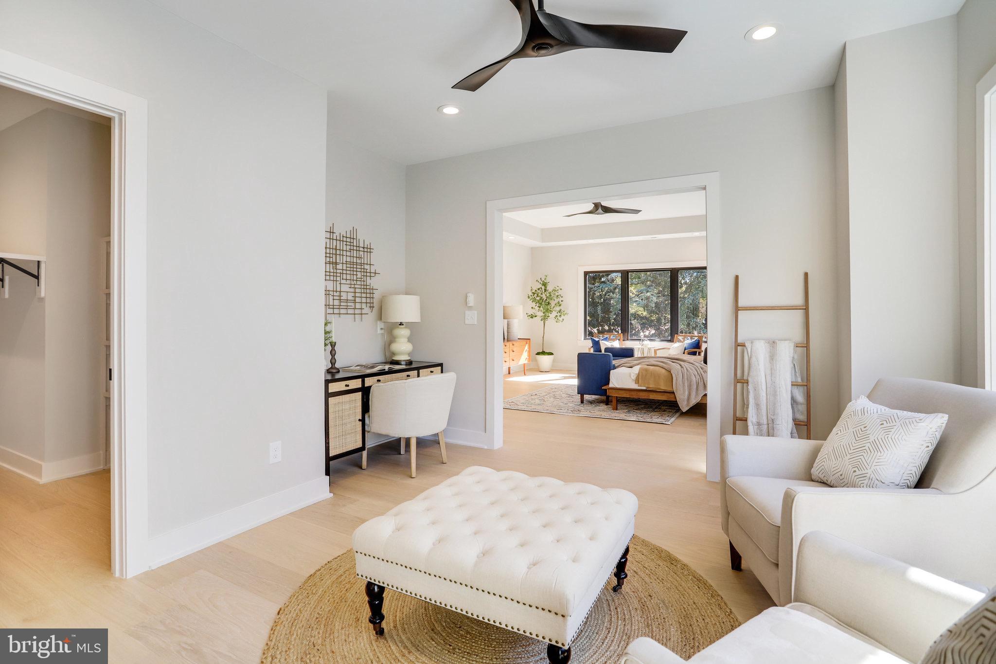 CRESCENT HILLS - Residential