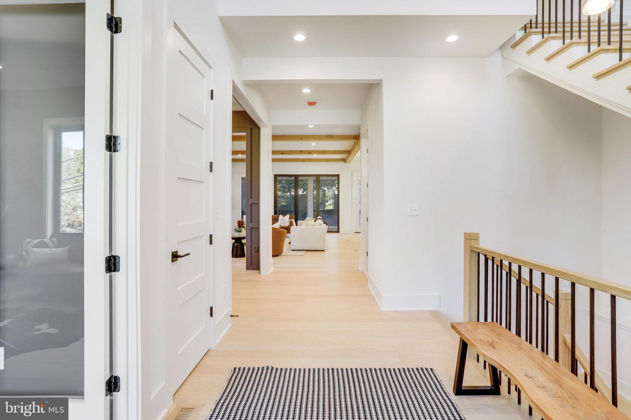 CRESCENT HILLS - Residential