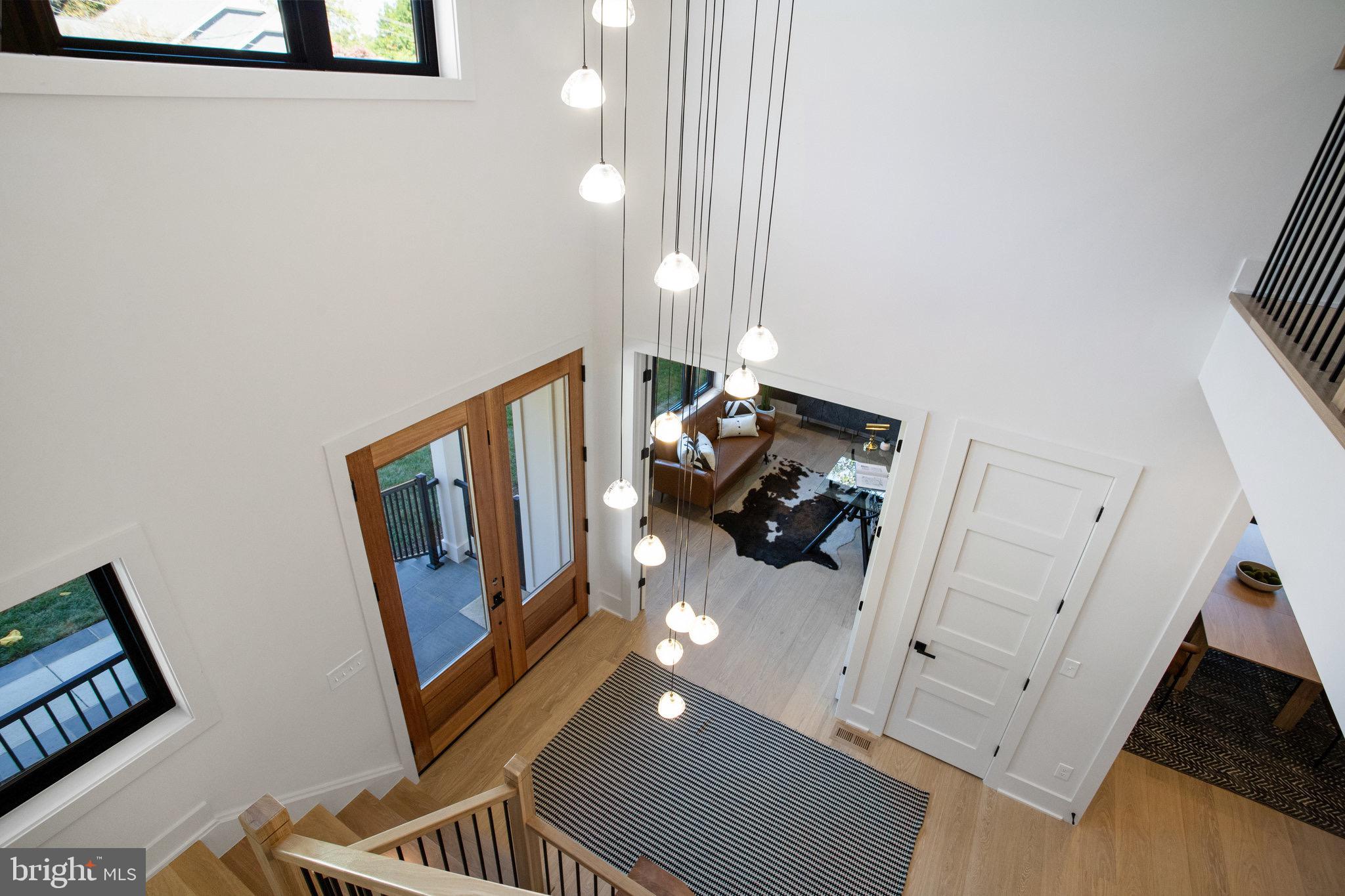 CRESCENT HILLS - Residential