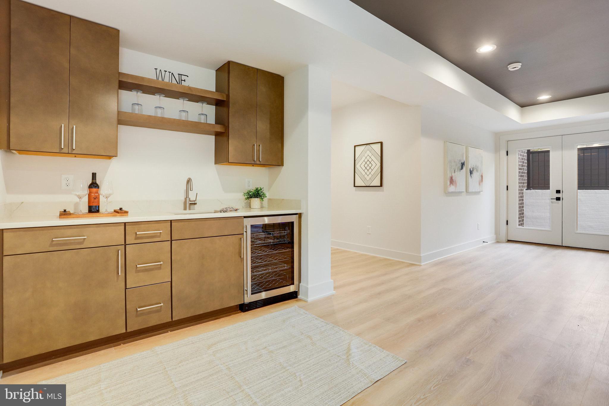 CRESCENT HILLS - Residential