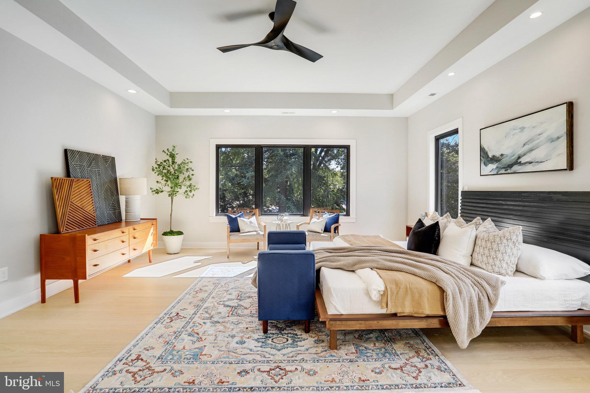 CRESCENT HILLS - Residential