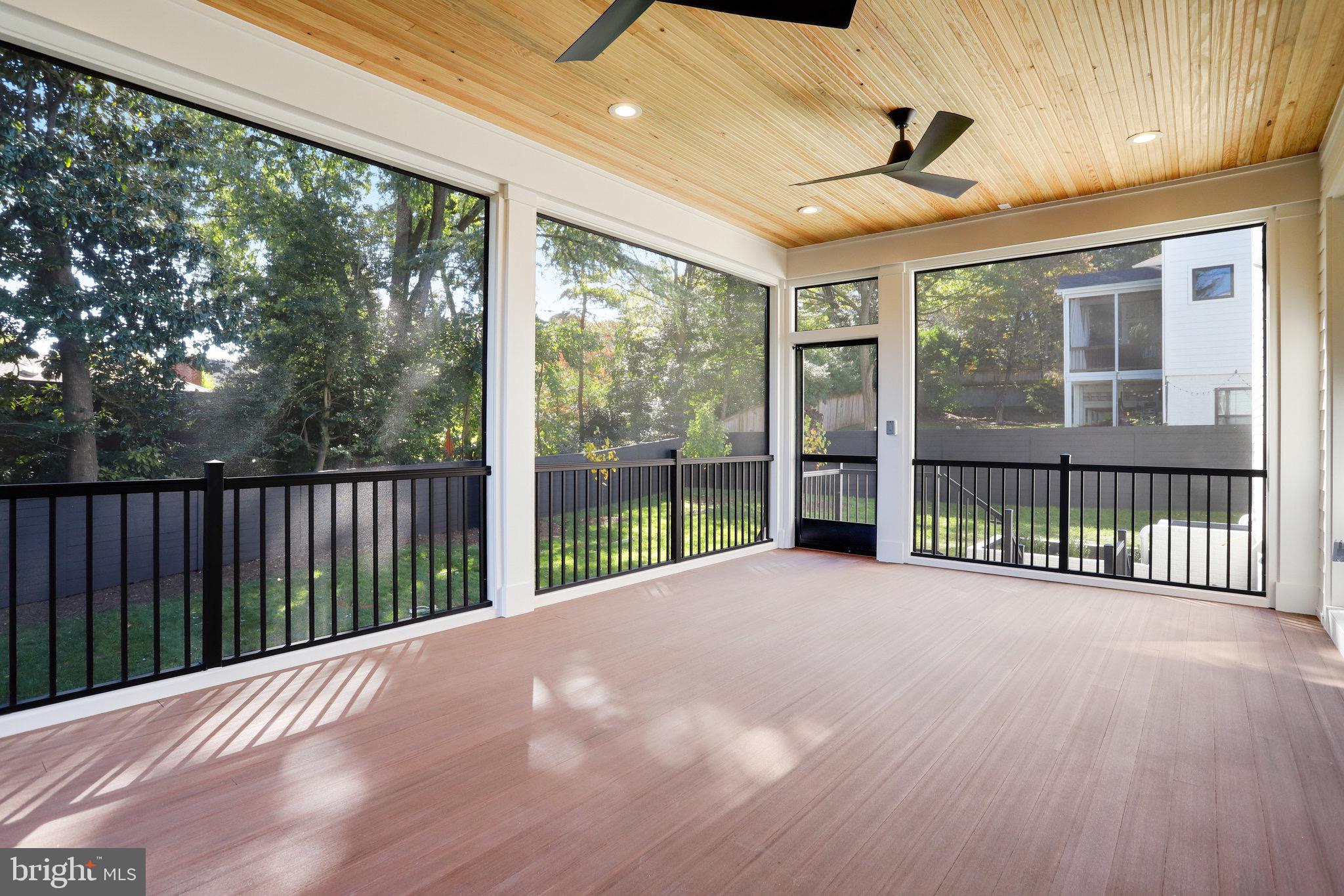 CRESCENT HILLS - Residential