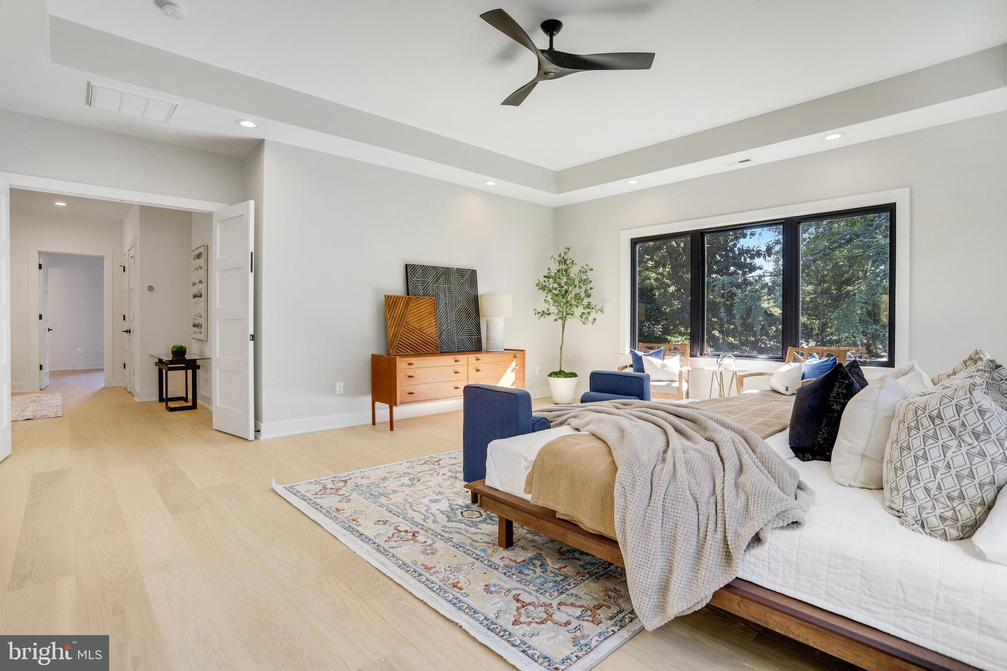 CRESCENT HILLS - Residential