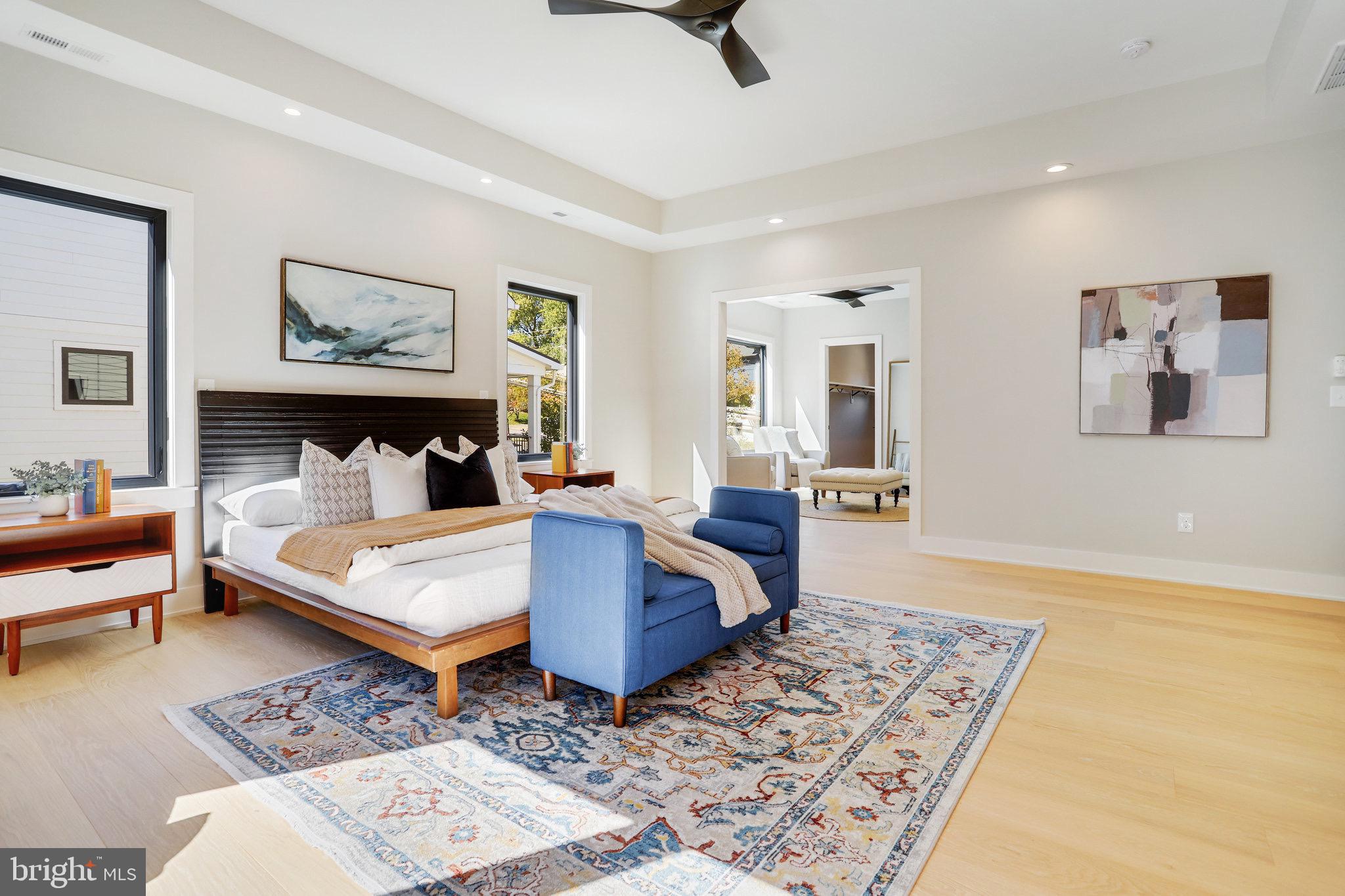 CRESCENT HILLS - Residential