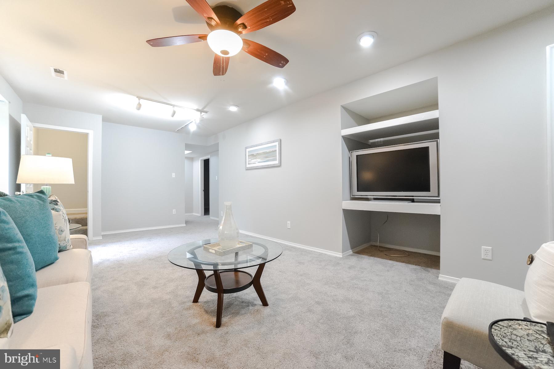 PYLES ESTATES - Residential