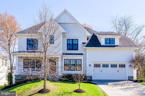 6805 LUMSDEN STREET MCLEAN VA 22101