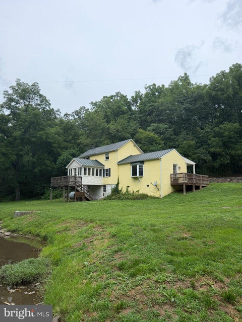 Homes For Rent - 33709 Clifton Farm Lane<br/> Loudoun County, UPPERVILLE, VA 20184