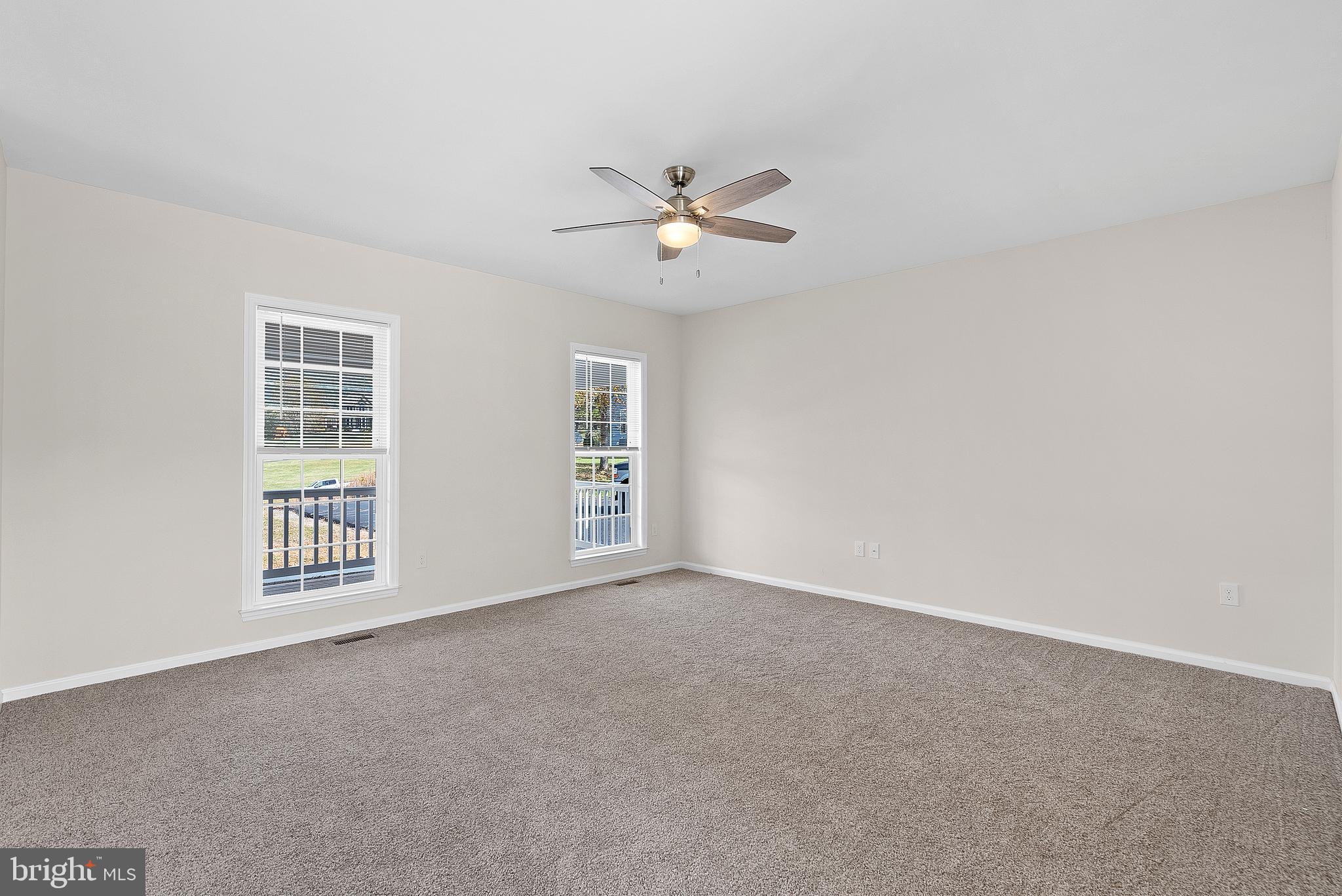 HOLIDAY PLANTATION - Residential Lease