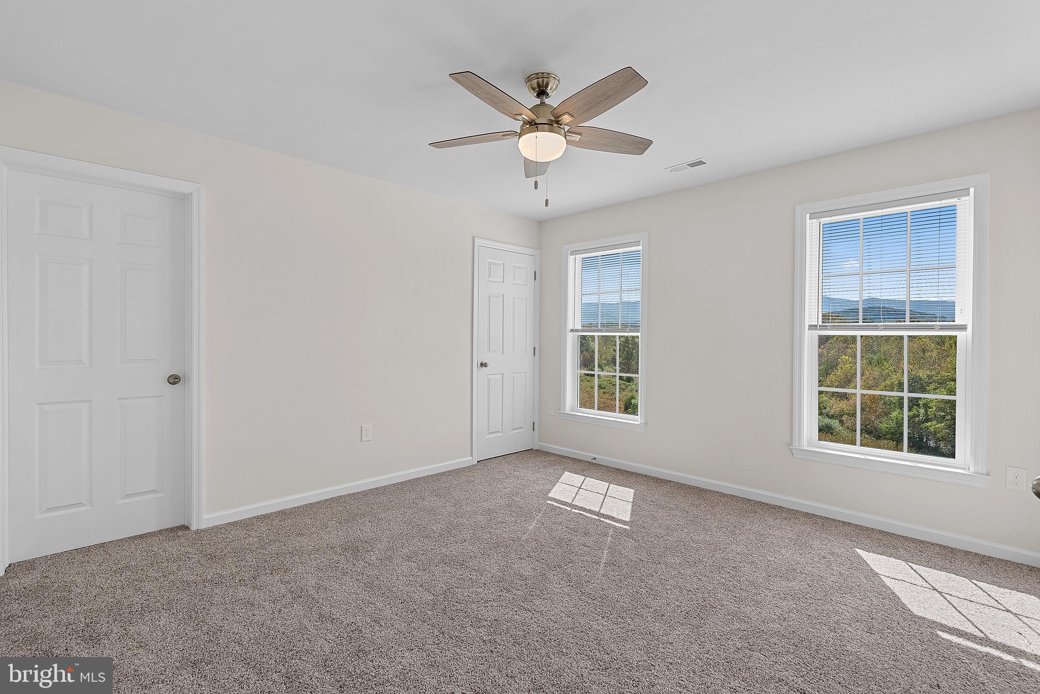 HOLIDAY PLANTATION - Residential Lease