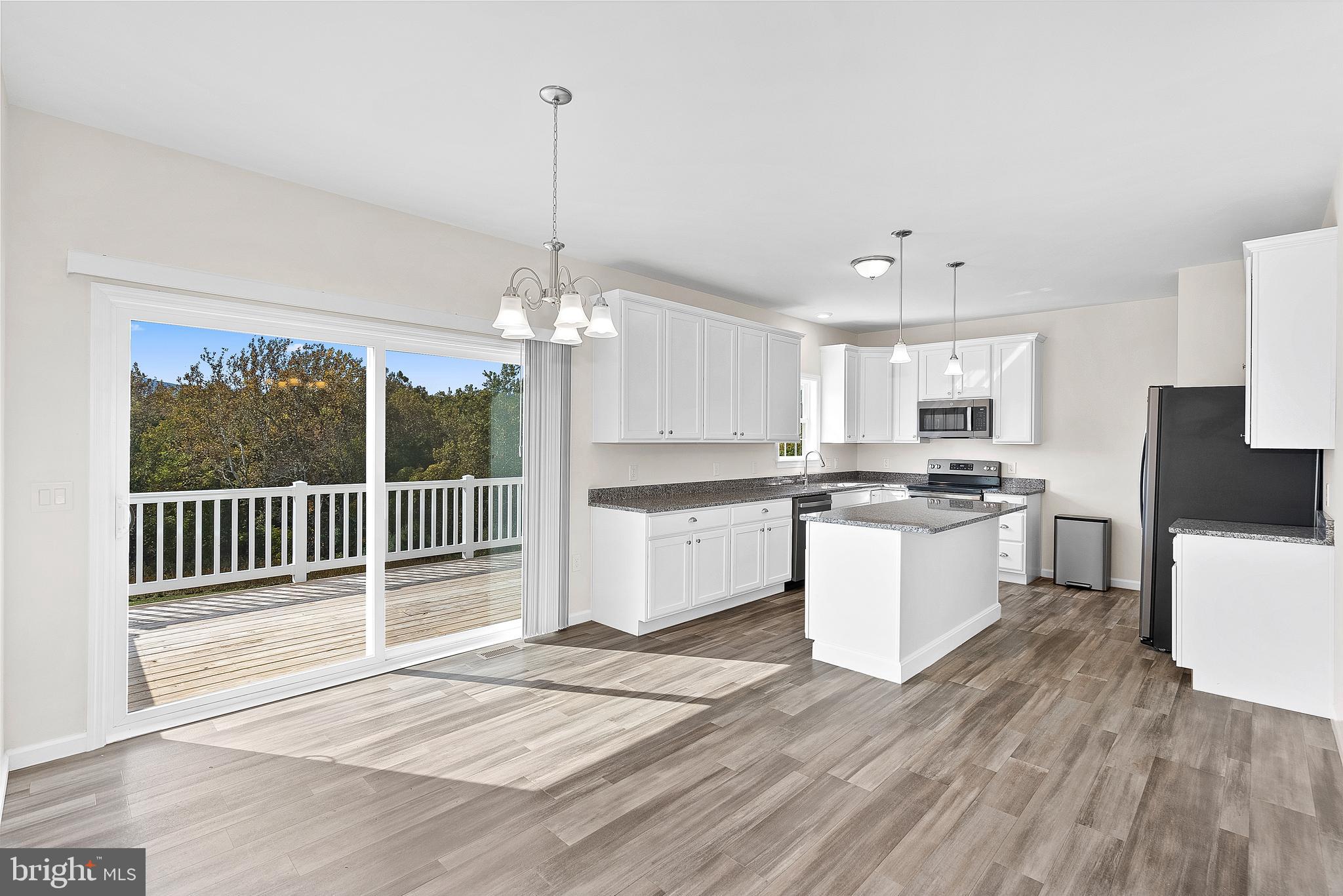 HOLIDAY PLANTATION - Residential Lease