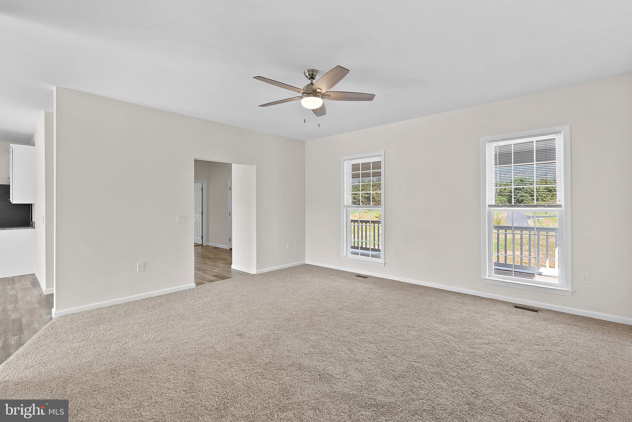 HOLIDAY PLANTATION - Residential Lease