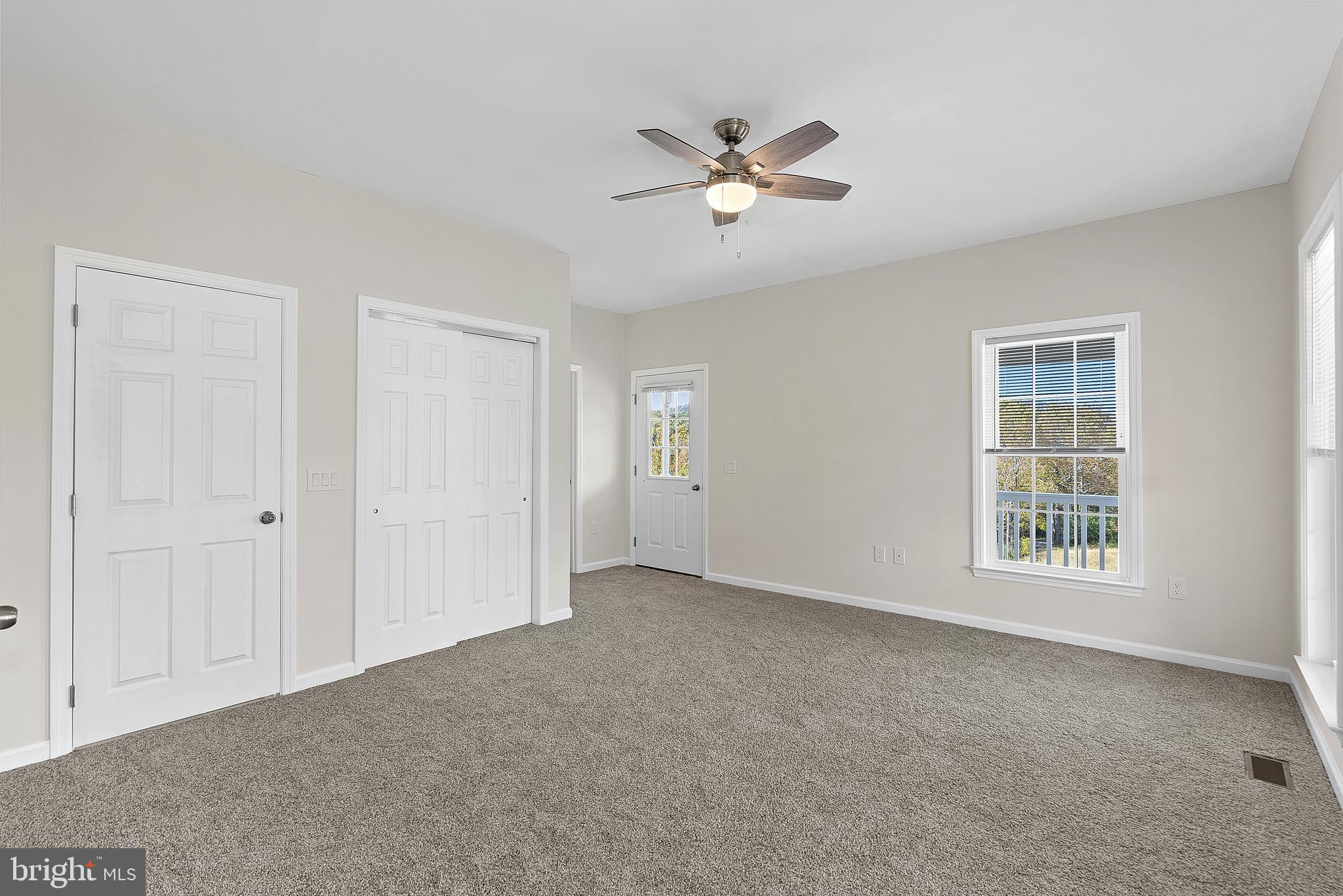 HOLIDAY PLANTATION - Residential Lease