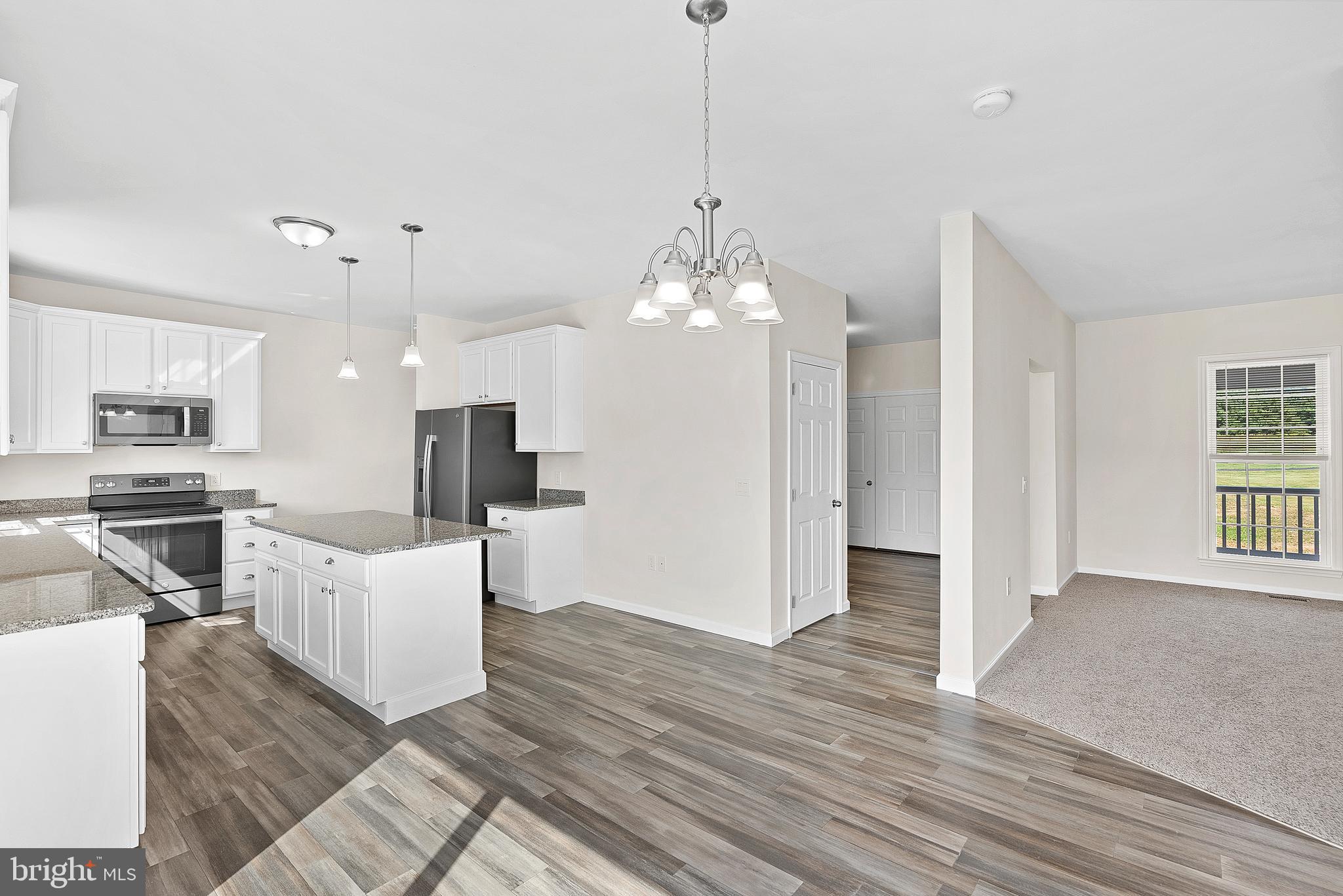 HOLIDAY PLANTATION - Residential Lease