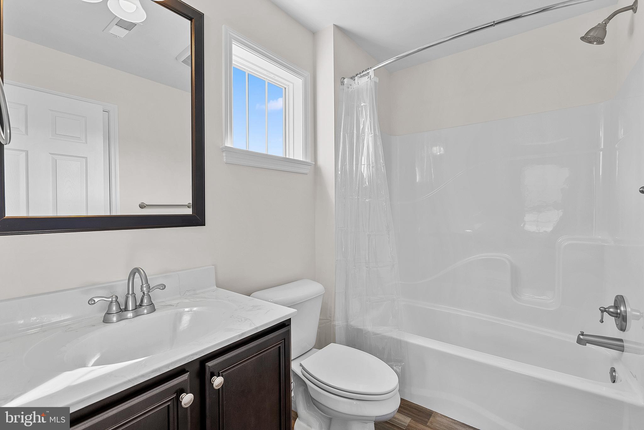 HOLIDAY PLANTATION - Residential Lease