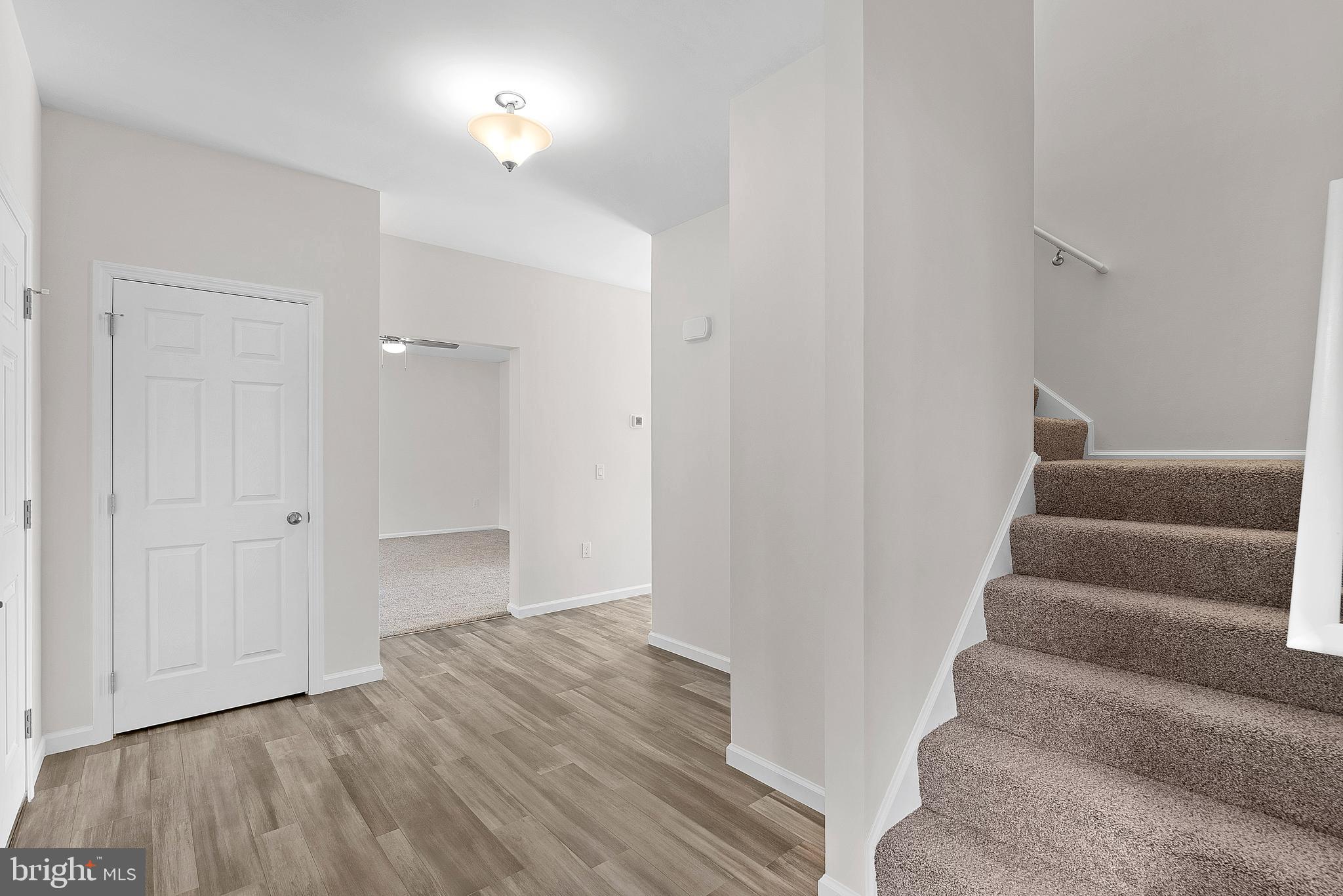 HOLIDAY PLANTATION - Residential Lease