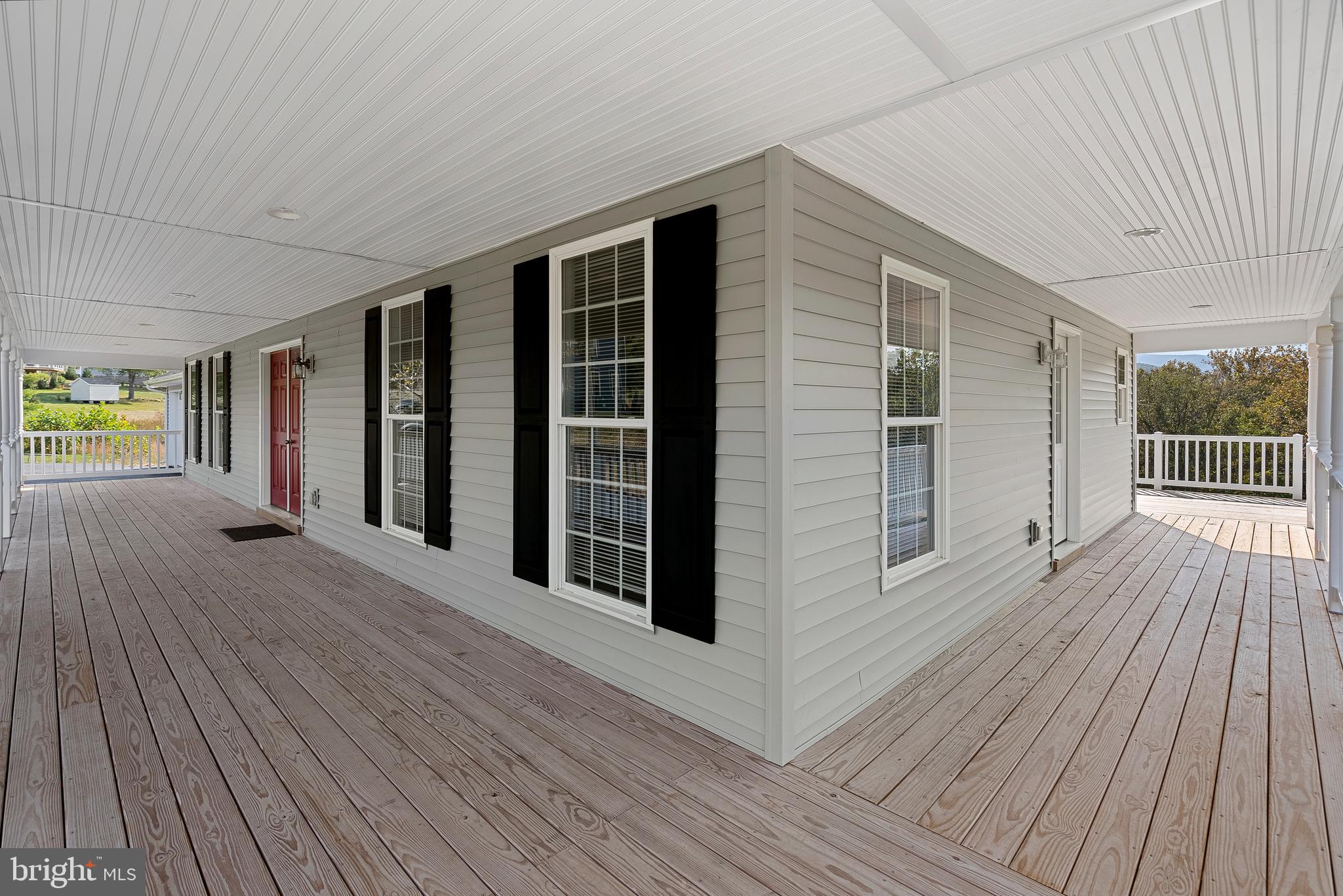 HOLIDAY PLANTATION - Residential Lease