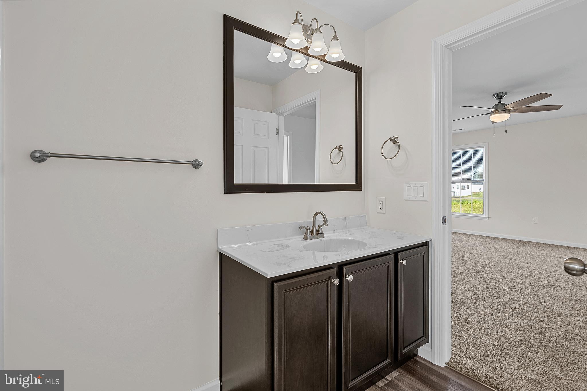 HOLIDAY PLANTATION - Residential Lease