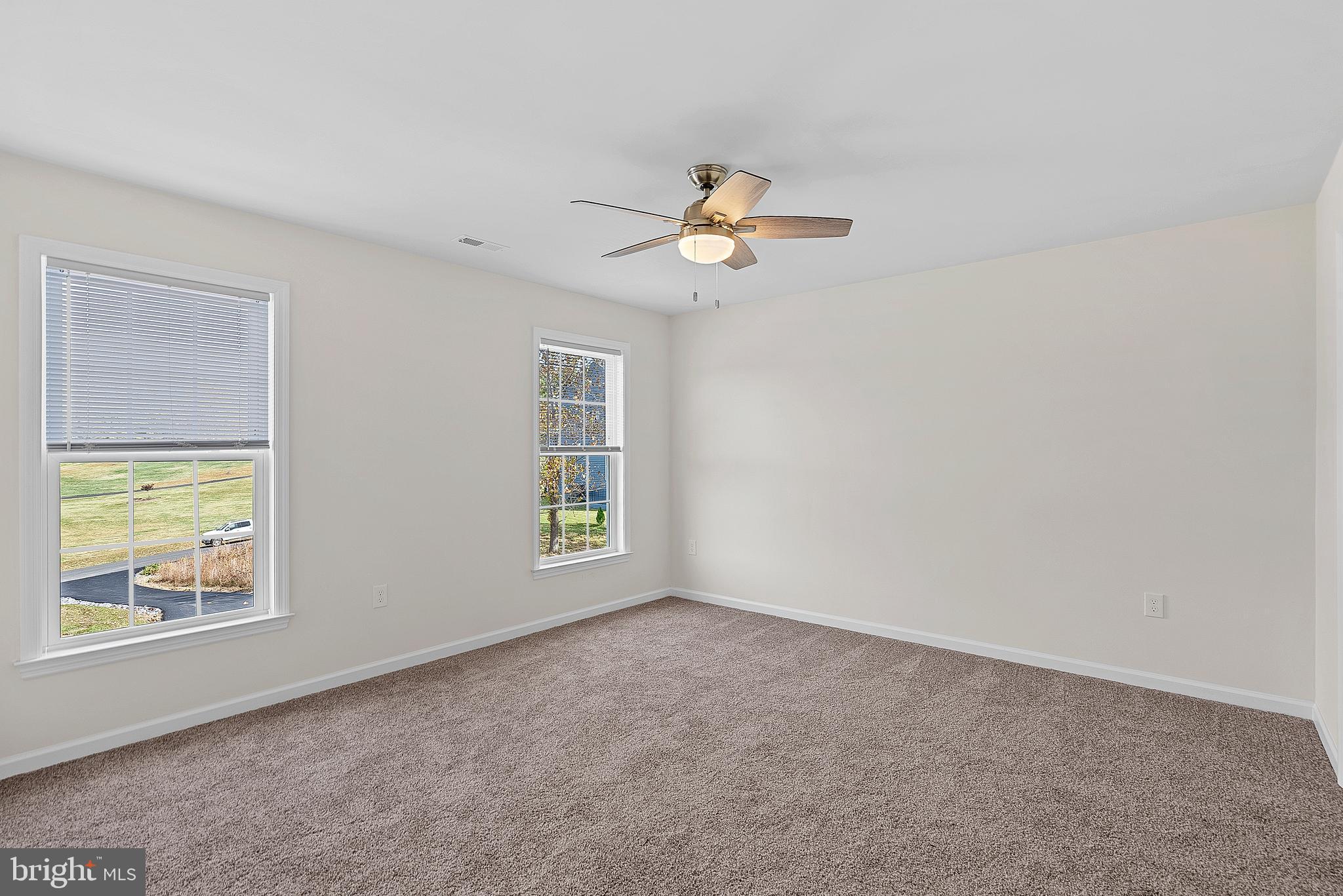 HOLIDAY PLANTATION - Residential Lease