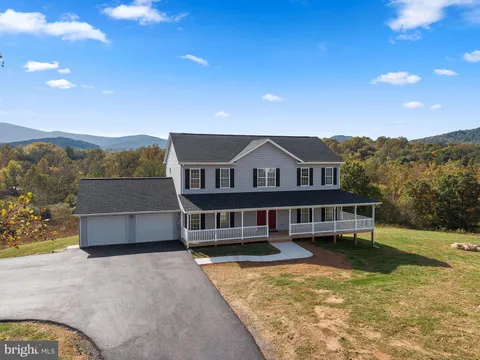 100 Holiday Court, Bentonville, VA MLS: VAWR2011062