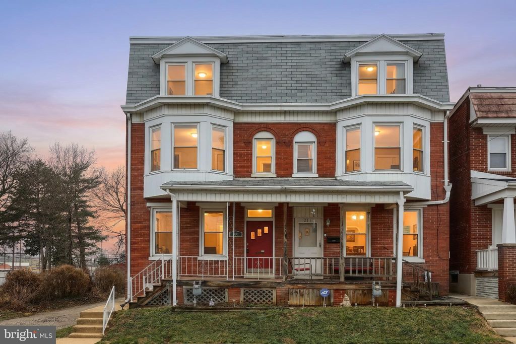 Photo of 213 Parkway Boulevard, YORK, PA 17404 (MLS # PAYK2098332)