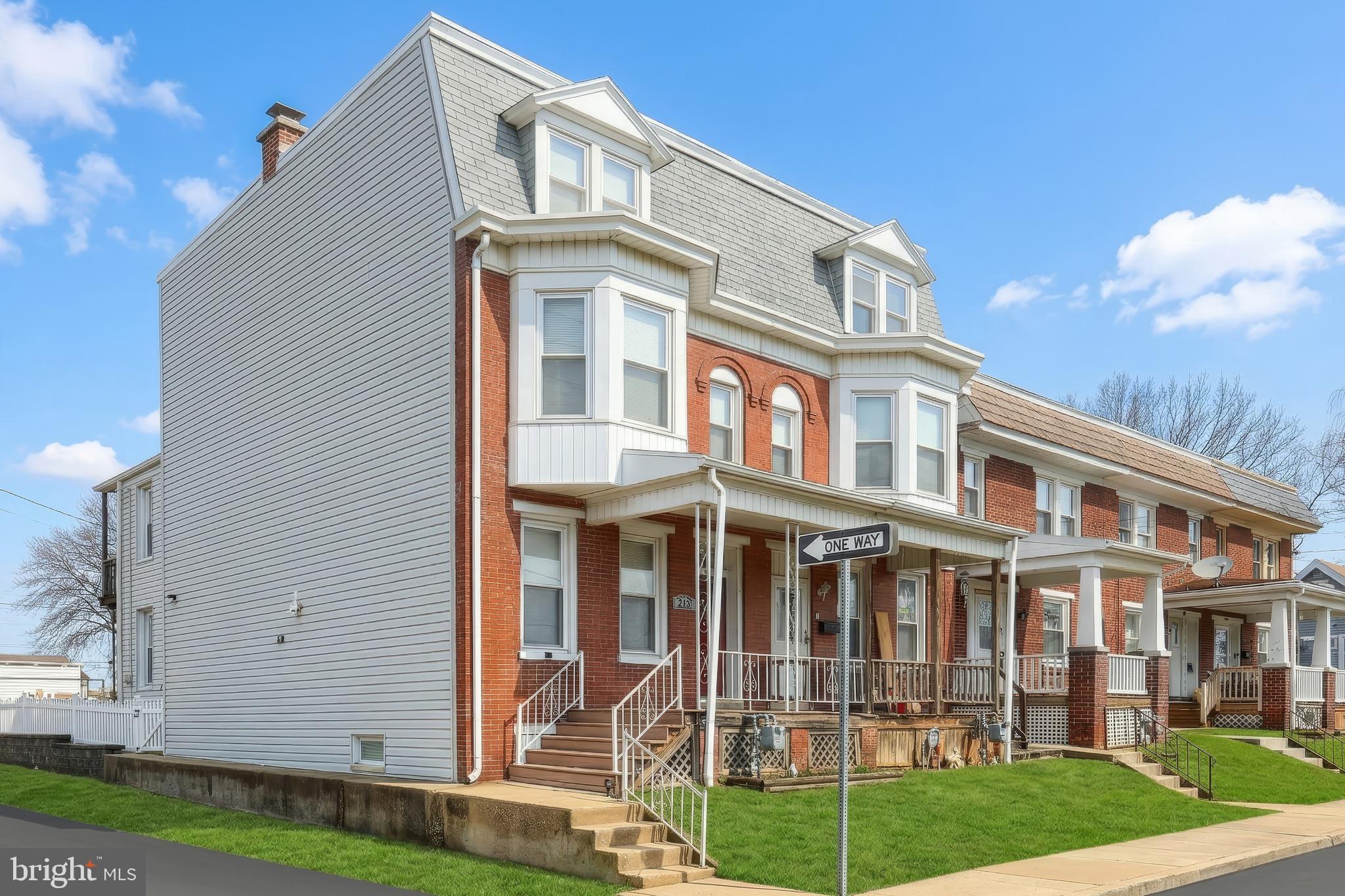 213 PARKWAY BOULEVARD