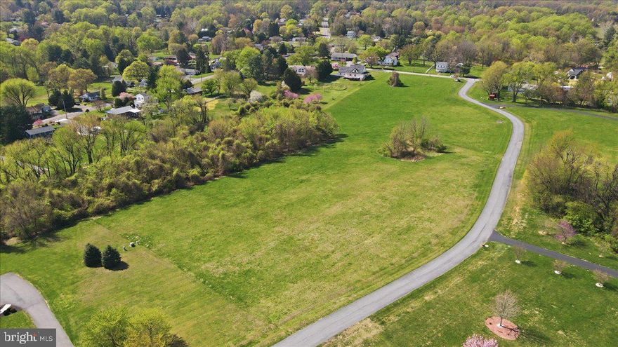 Come Build Your Dream Home in Potomac Hills. Potomac Hills is a fantastic location offering the perfect blend of privacy and convenience. This beautiful 9.28-acre parcel features amazing views and a clear, flat lot ideal for building your dream home or luxury estate.Enjoy the peace and tranquility of country living while still being just minutes from the highway, shopping, and restaurants.This is a rare opportunity to create your own private retreat in a highly desirable area. Don’t miss your chance—schedule your appointment today!