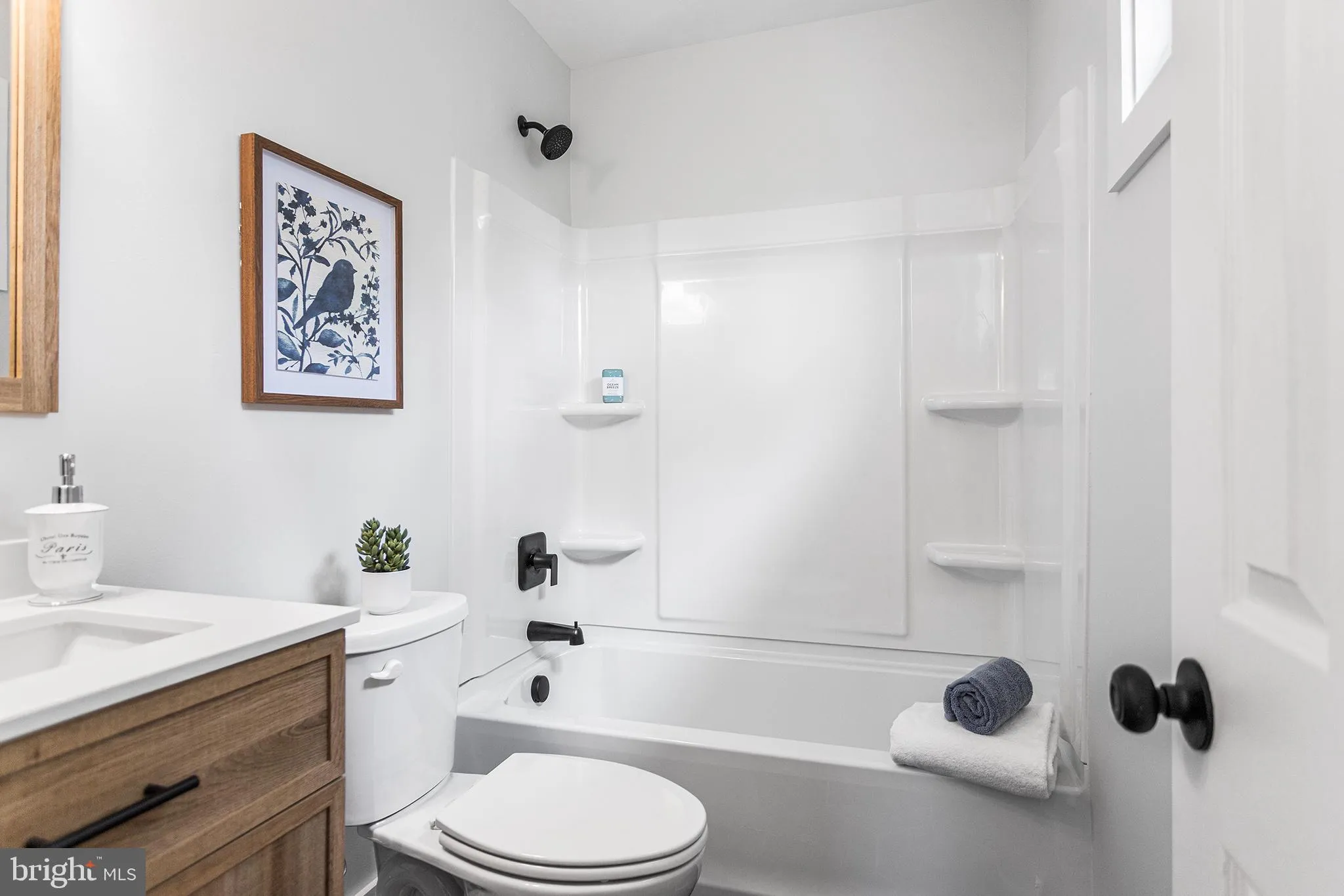 Broomall, Pennsylvania 19008, United States, 3 Bedrooms Bedrooms, ,3 BathroomsBathrooms,Residential,Pending,129790