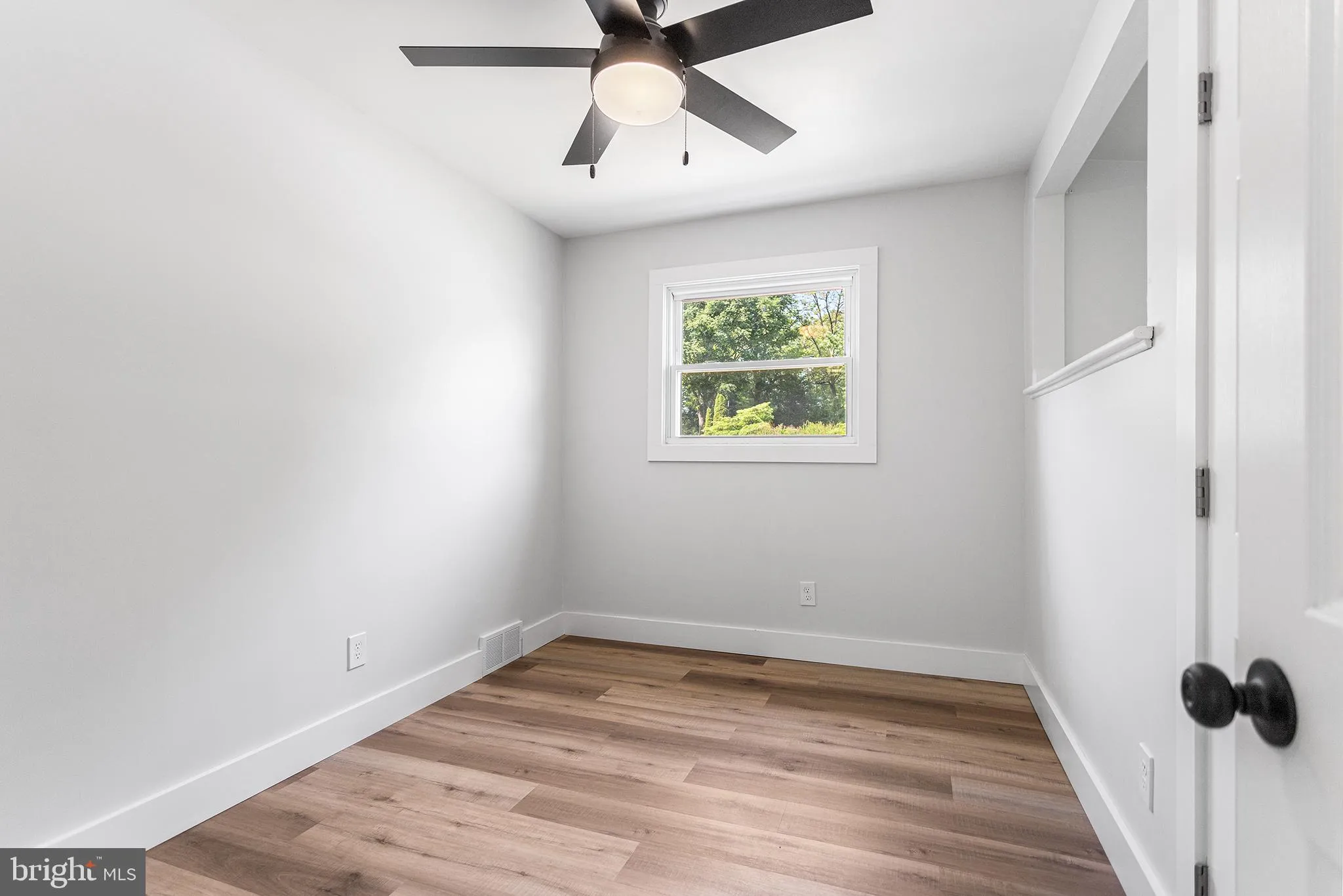 Broomall, Pennsylvania 19008, United States, 3 Bedrooms Bedrooms, ,3 BathroomsBathrooms,Residential,Pending,129790