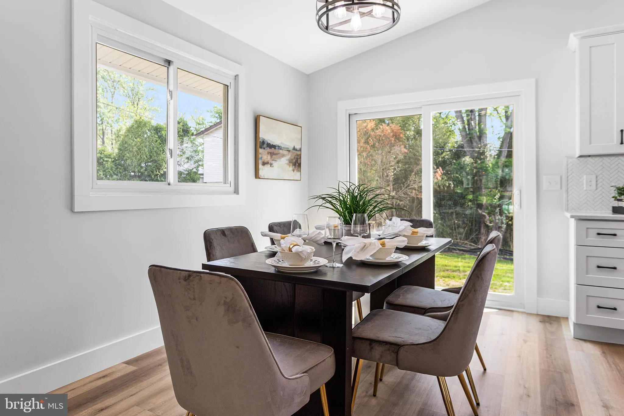 Broomall, Pennsylvania 19008, United States, 3 Bedrooms Bedrooms, ,3 BathroomsBathrooms,Residential,Pending,129790