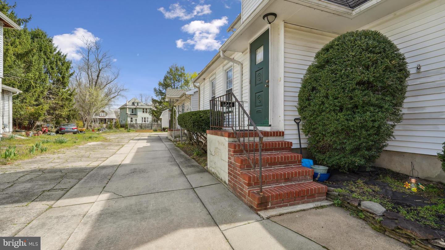 734 MORGAN AVENUE UNIT 2