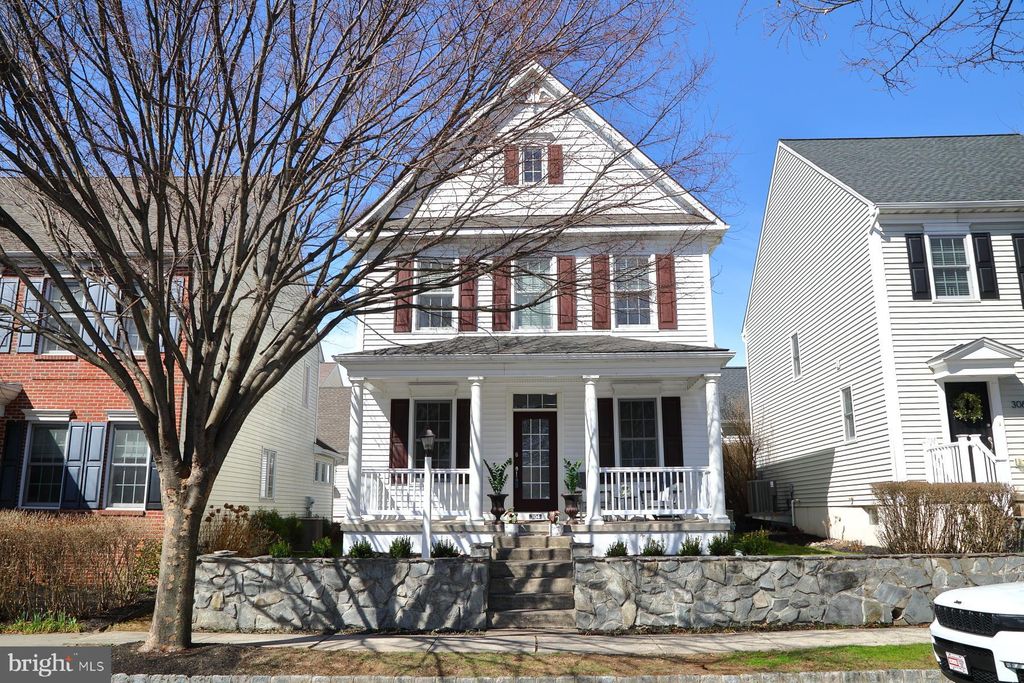 Photo of 304 Merchant Avenue, MOUNT JOY, PA 17552 (MLS # PALA2065972)