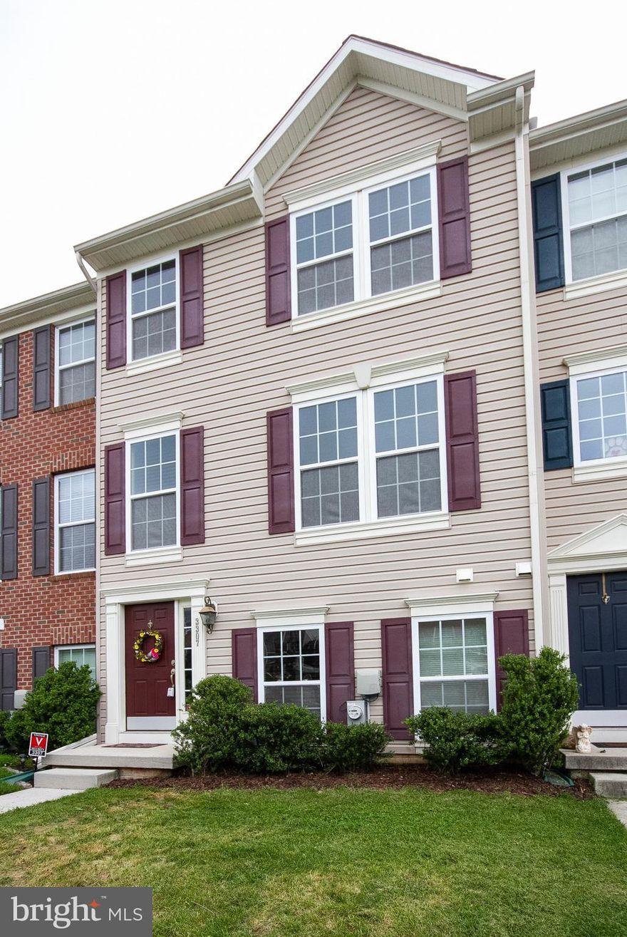 Bounded by Lynch Cove and Bear Creek, and close to major routes, this wonderfully affordable 3 bedroom,2.5 bath home is now available in The Lakes at Stansbury Shore. Desirable features include: master bath, walk-in closet, 2 car garage, large eat in kitchen, open and airy floor plan, enclosed deck, easy water access, and attractive interior finishes. Closing assistance may be available. Welcome!