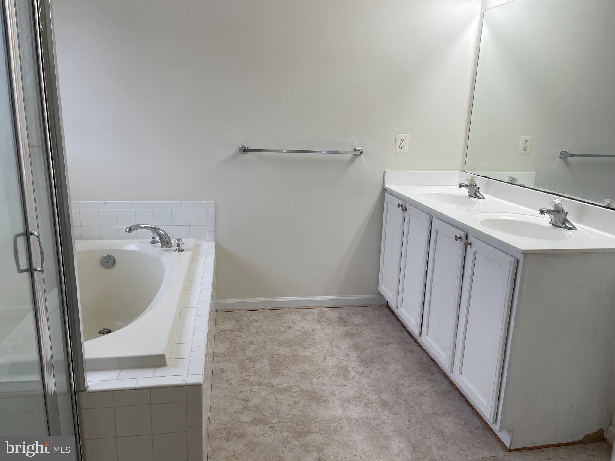 GALYN MANOR - Residential