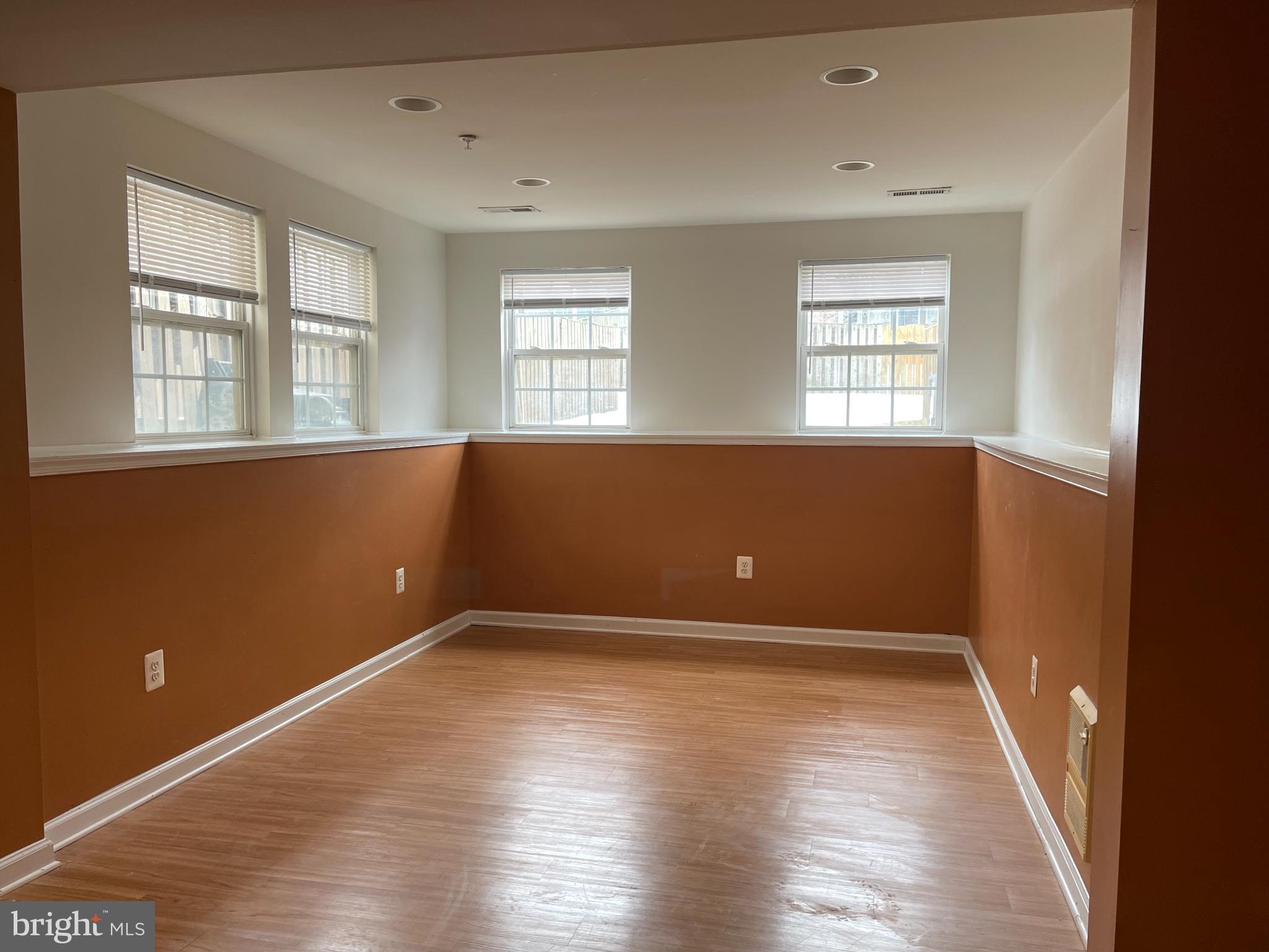 GALYN MANOR - Residential