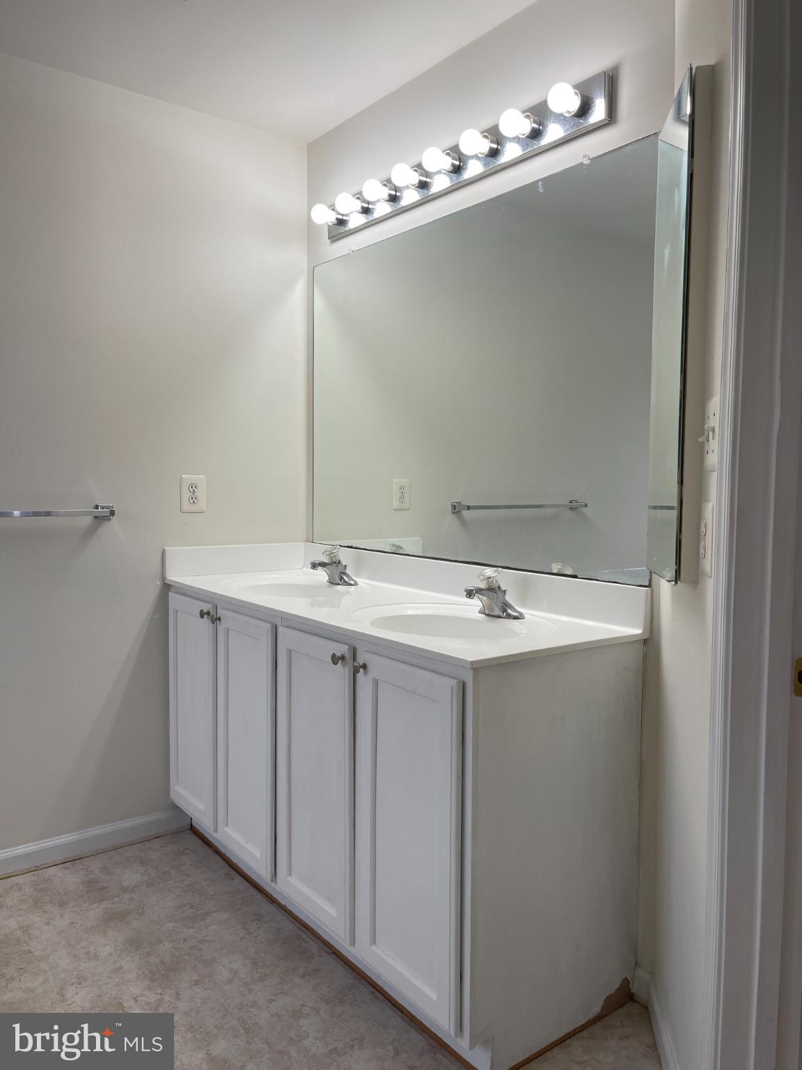 GALYN MANOR - Residential