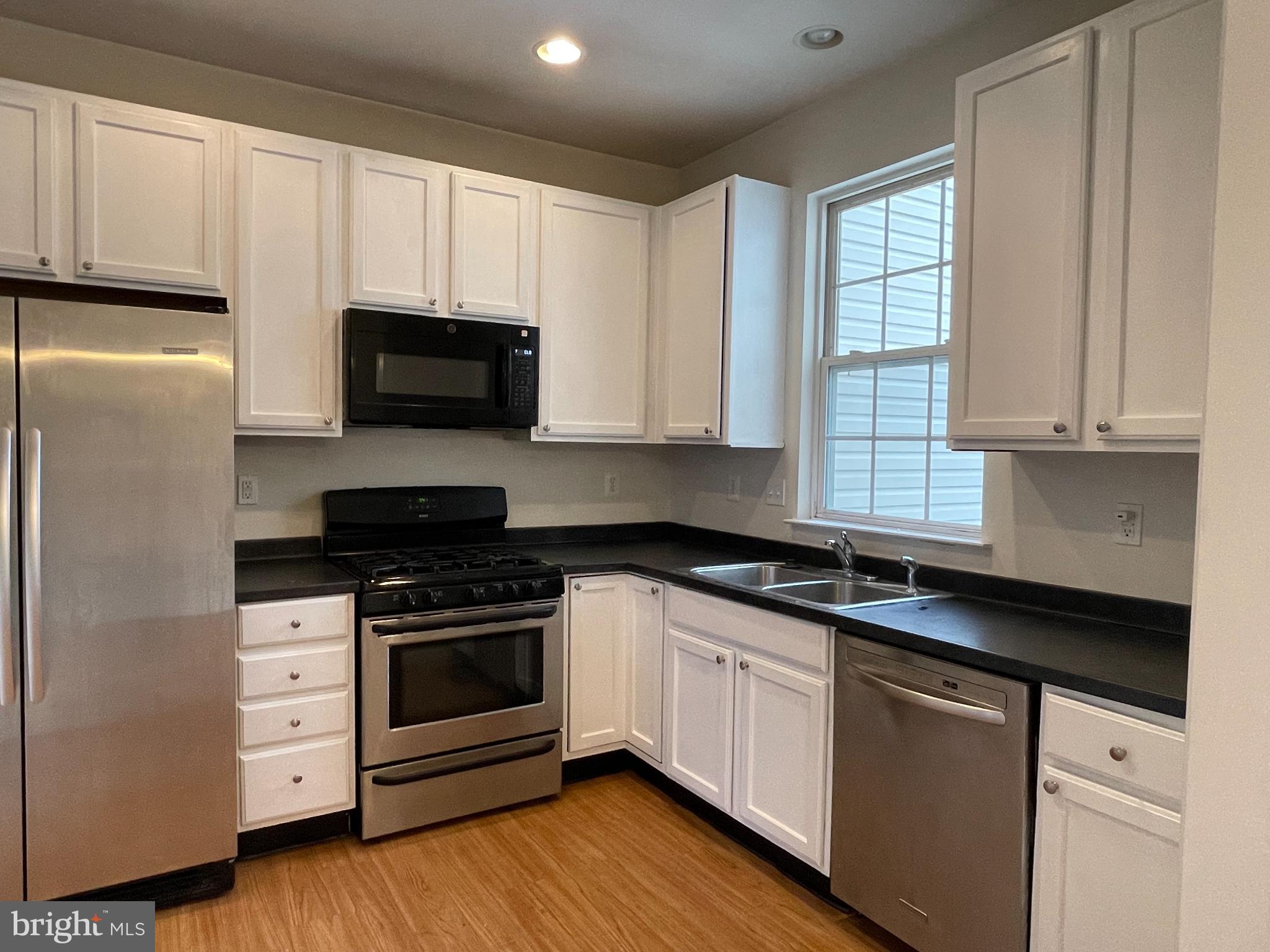 GALYN MANOR - Residential