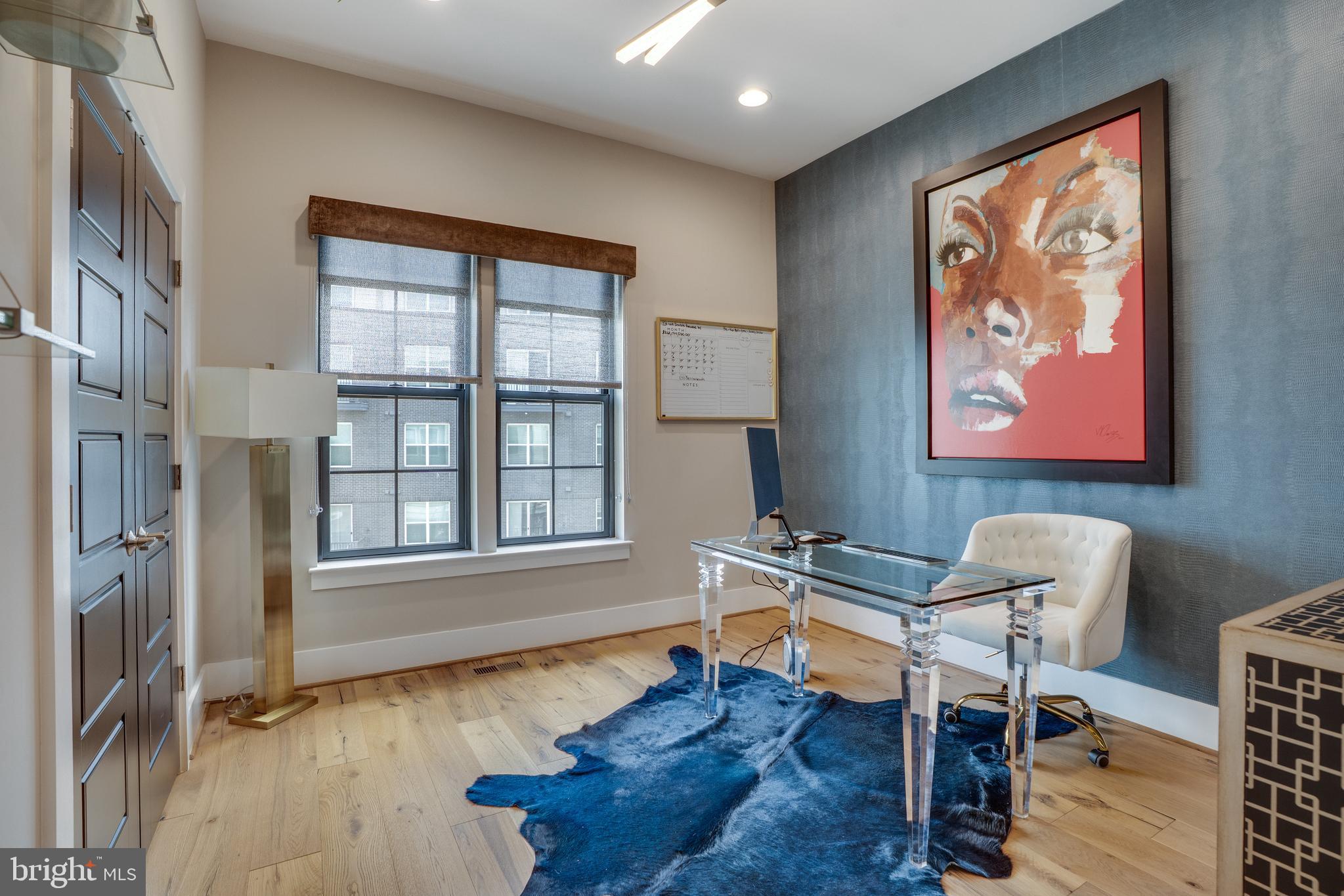 ONE LOUDOUN - Residential