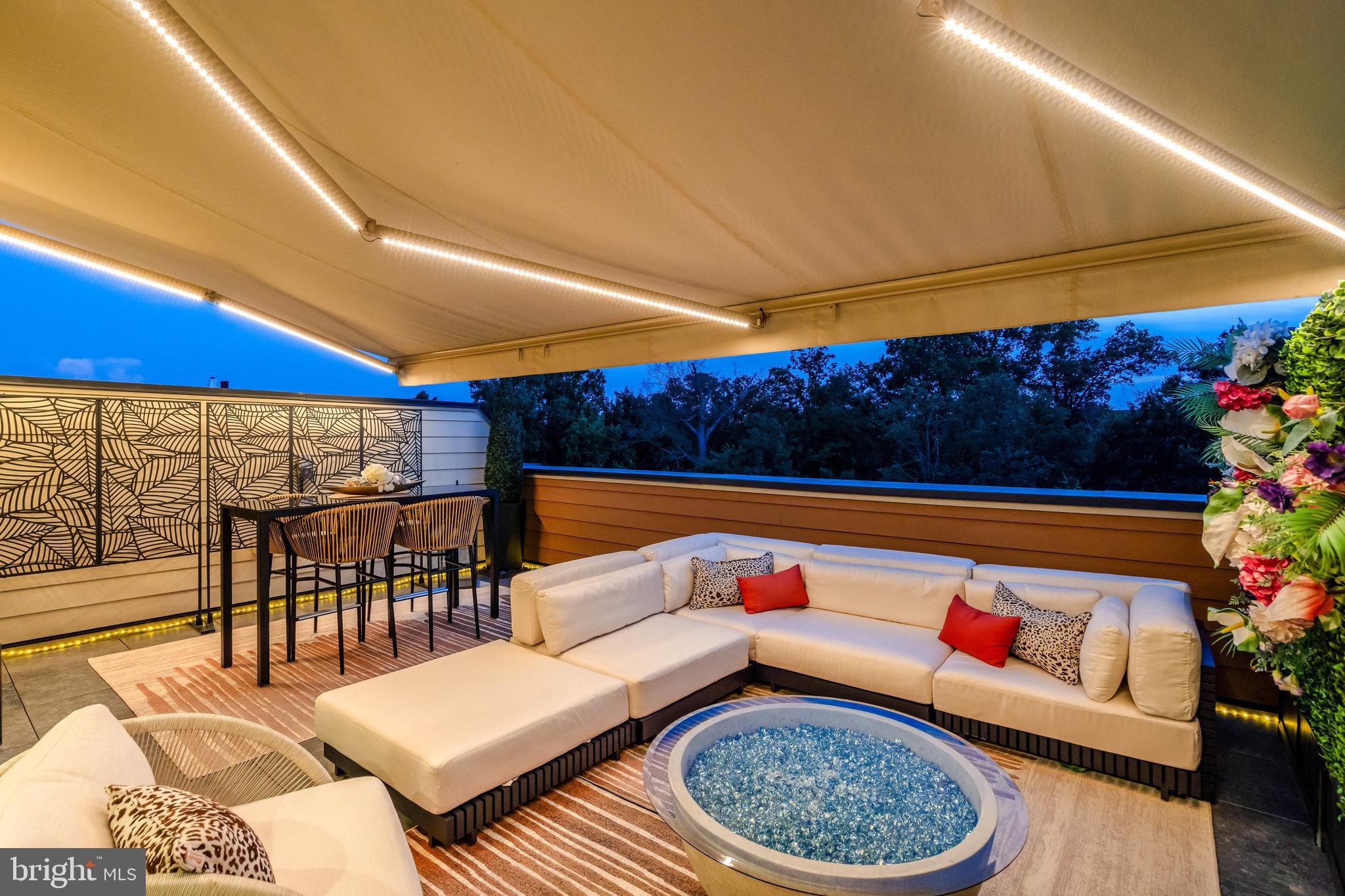 ONE LOUDOUN - Residential